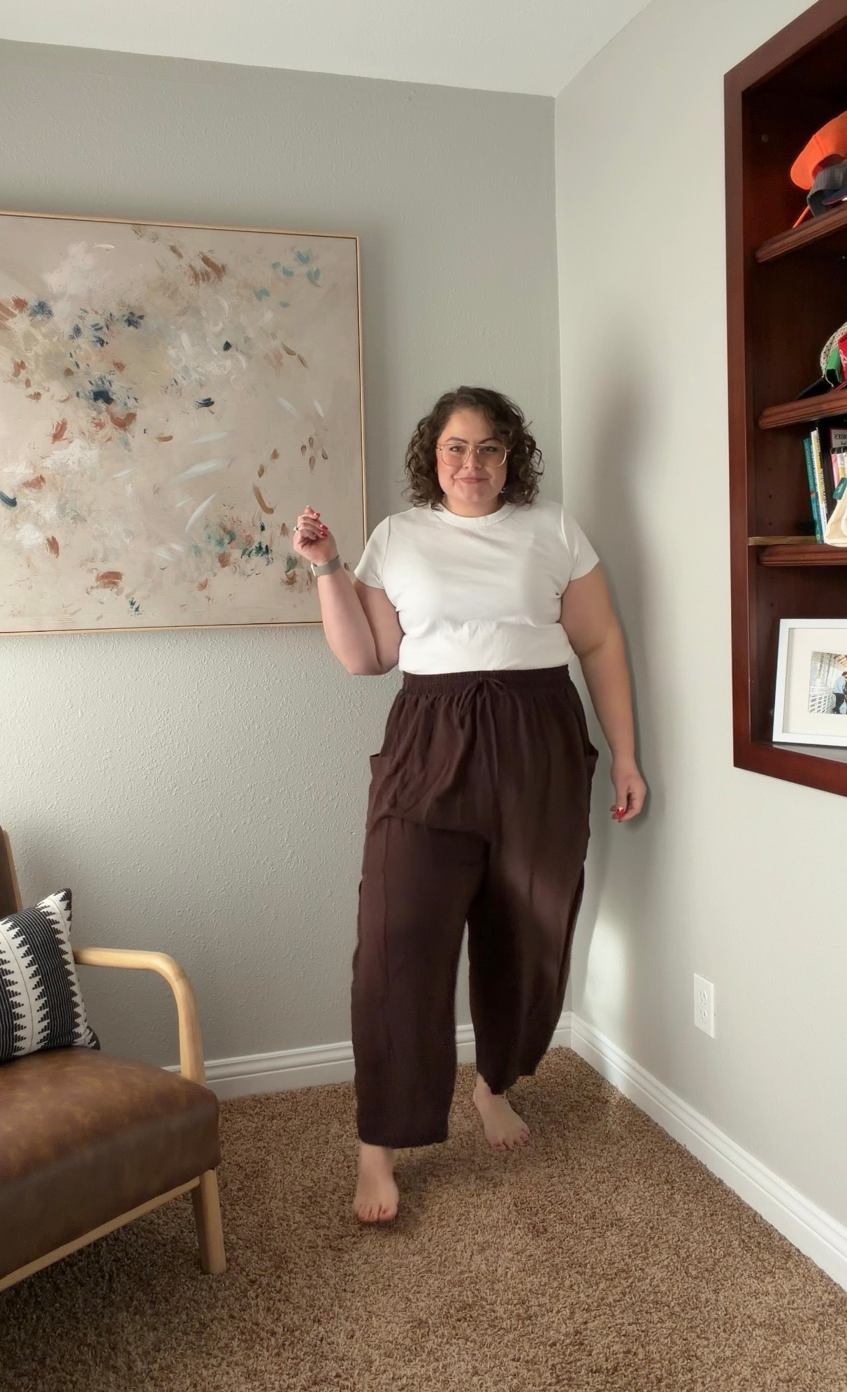 Pants 2x
Top xl 

Bust 44  //  waist 42  //  hips 55  //  5’6” 

#LTKSeasonal #LTKPlusSize #LTKMidsize