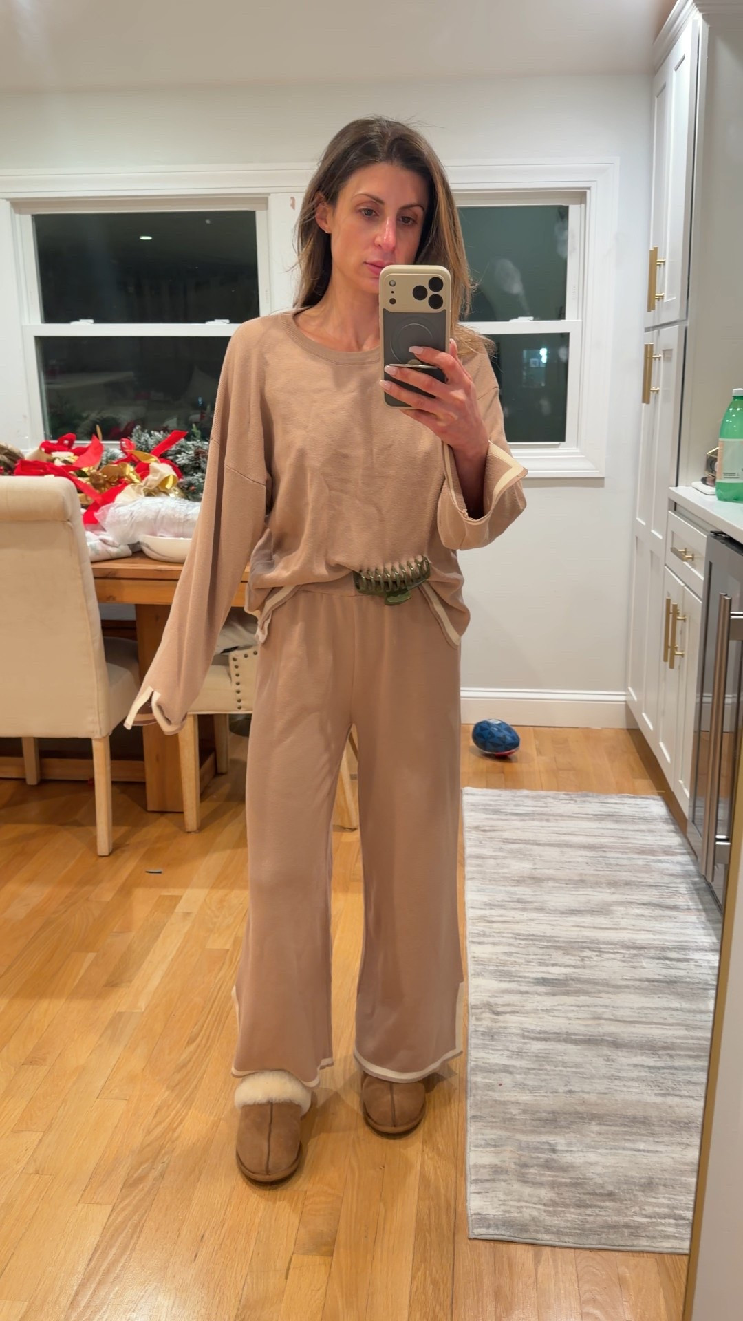 Matching lounge sets are my everyday uniform lately 🤍
This Amazon set is buttery soft, stretchy, and actually flattering. Perfect for school drop-off, WFH, errands, or couch days. Runs true to size and comes in so many neutral colors — I already want another 
👏

#amazonloungewear #matchingloungewear #amazonmatchingset #amazonfashionfinds #amazonoutfit #comfyandcute #athleisurewear #neutraloutfits #momstyle #everydayoutfit #amazonstyle #loungewearstyle #cozyoutfit

#LTKmomlife #LTKootd #LTKSaleAlert