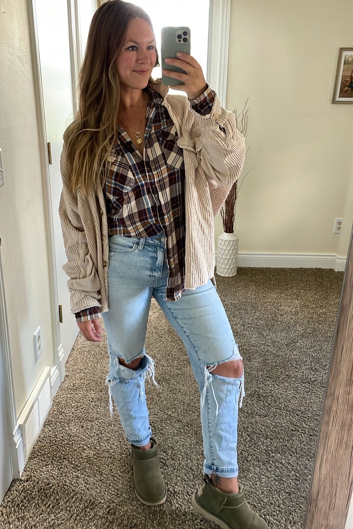Waffle, ripped jeans, cropped, flannel, free people, ugg mini, layers, fall looks 

#LTKunder100 #LTKunder50 #LTKSeasonal