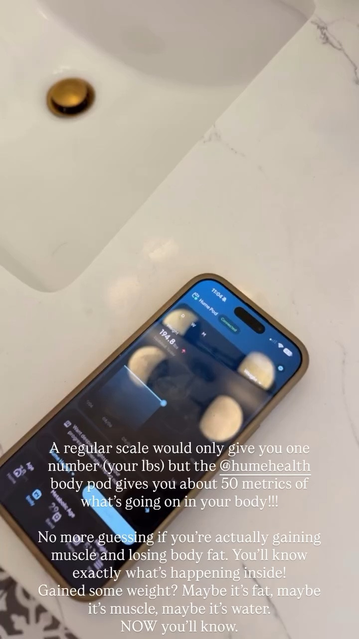 A regular scale would only give you one number (your lbs) but the @humehealth body pod gives you about 50 metrics of what’s going on in your body!!!

No more guessing if you’re actually gaining muscle and losing body fat. You’ll know exactly what’s happening inside! 
Gained some weight? Maybe it’s fat, maybe it’s muscle, maybe it’s water. 
NOW you’ll know.