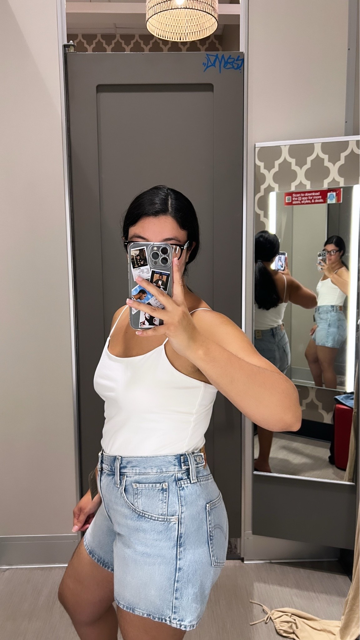 Obsessed with these shorts from levis! So flattering and the waist is adjustable

Wearing size 31!