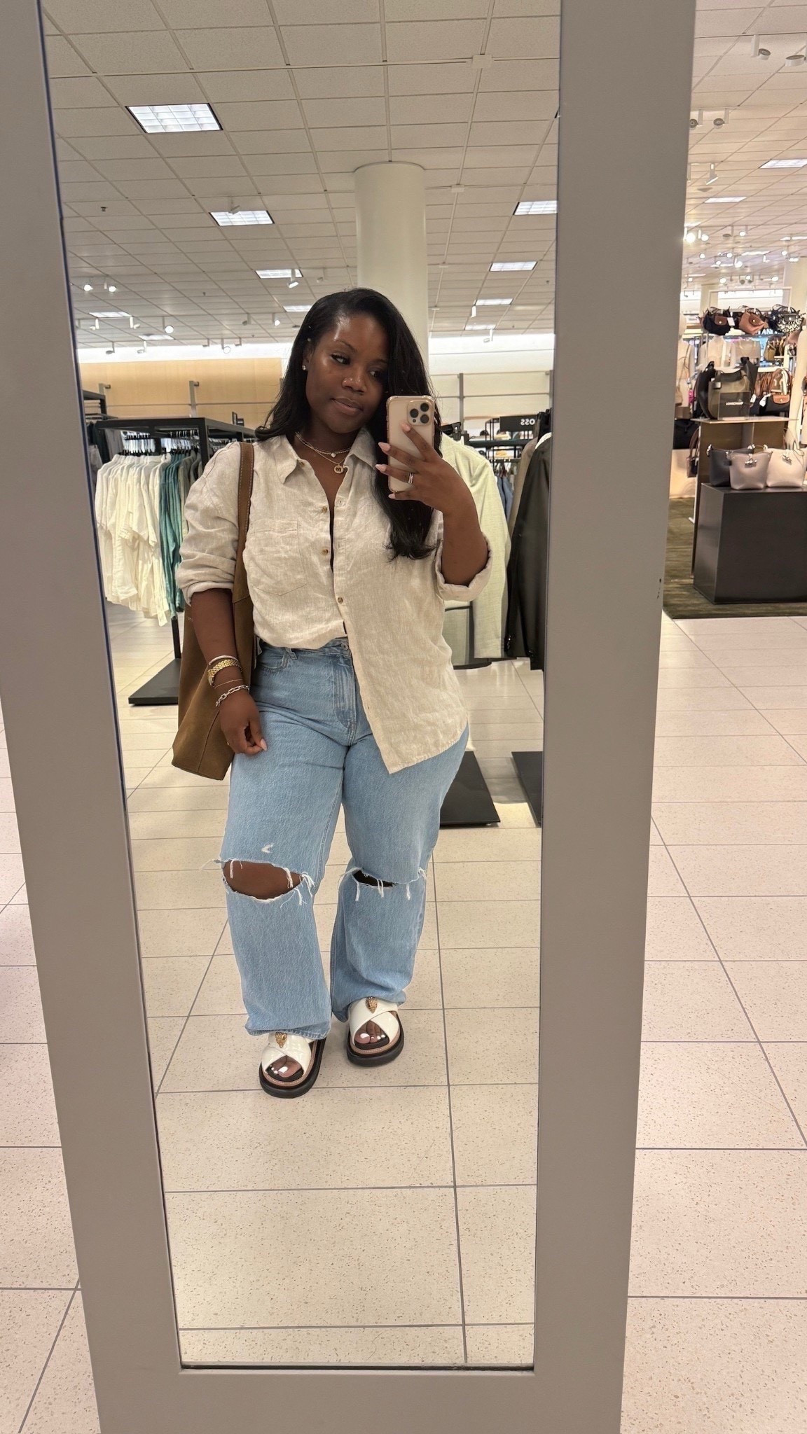 My go-to "running errands" look. 🤎

jeans, denim, linen, button up, curvy girl fashion, emmy petit  

 Linked similar jeans 

Purse is available in more colors! 

#LTKMidsize #LTKPetite