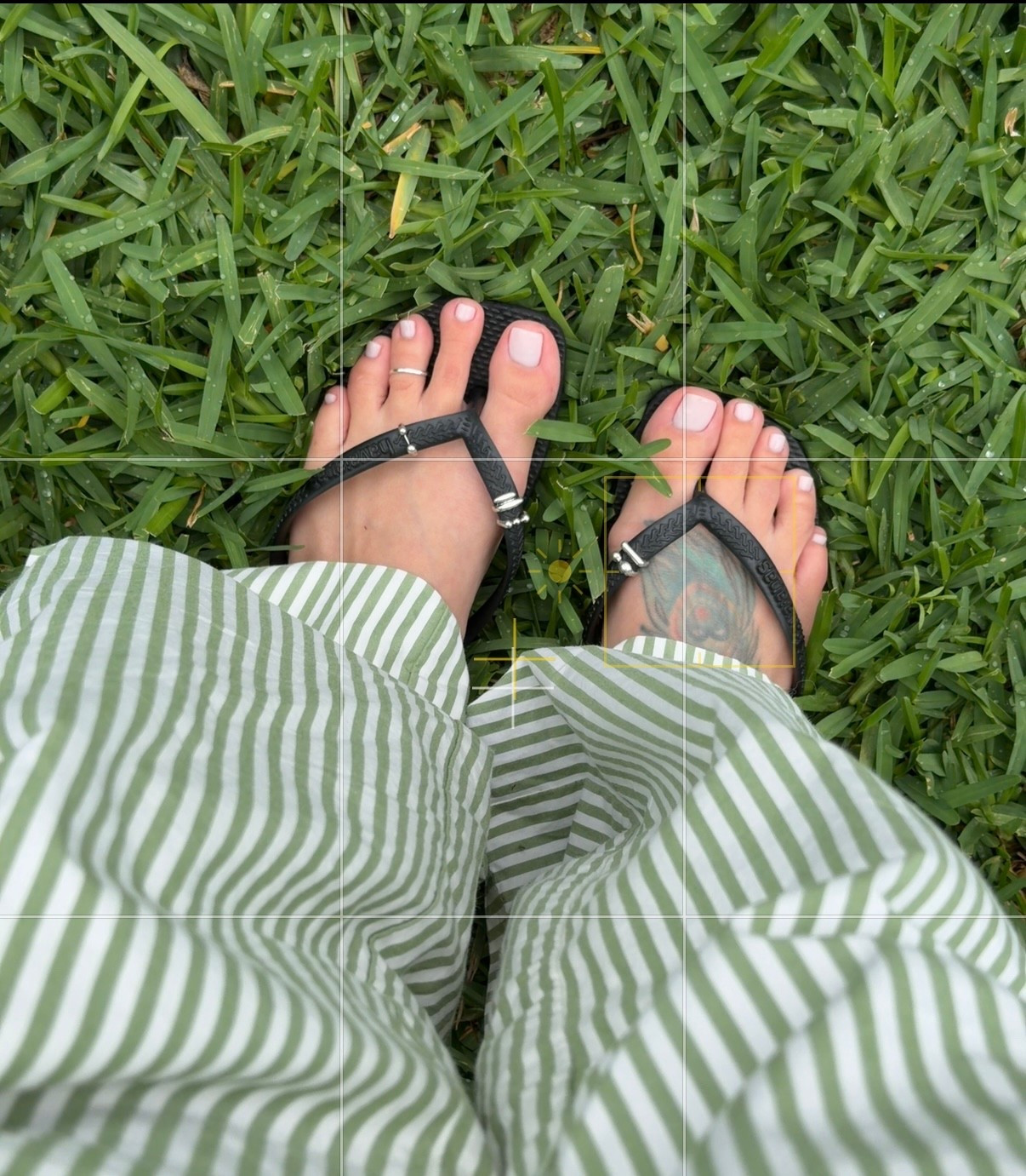 Elevating your sandals! They have 3 charm sets they come in slim and standard! For this specific havaiana I did slim set. 