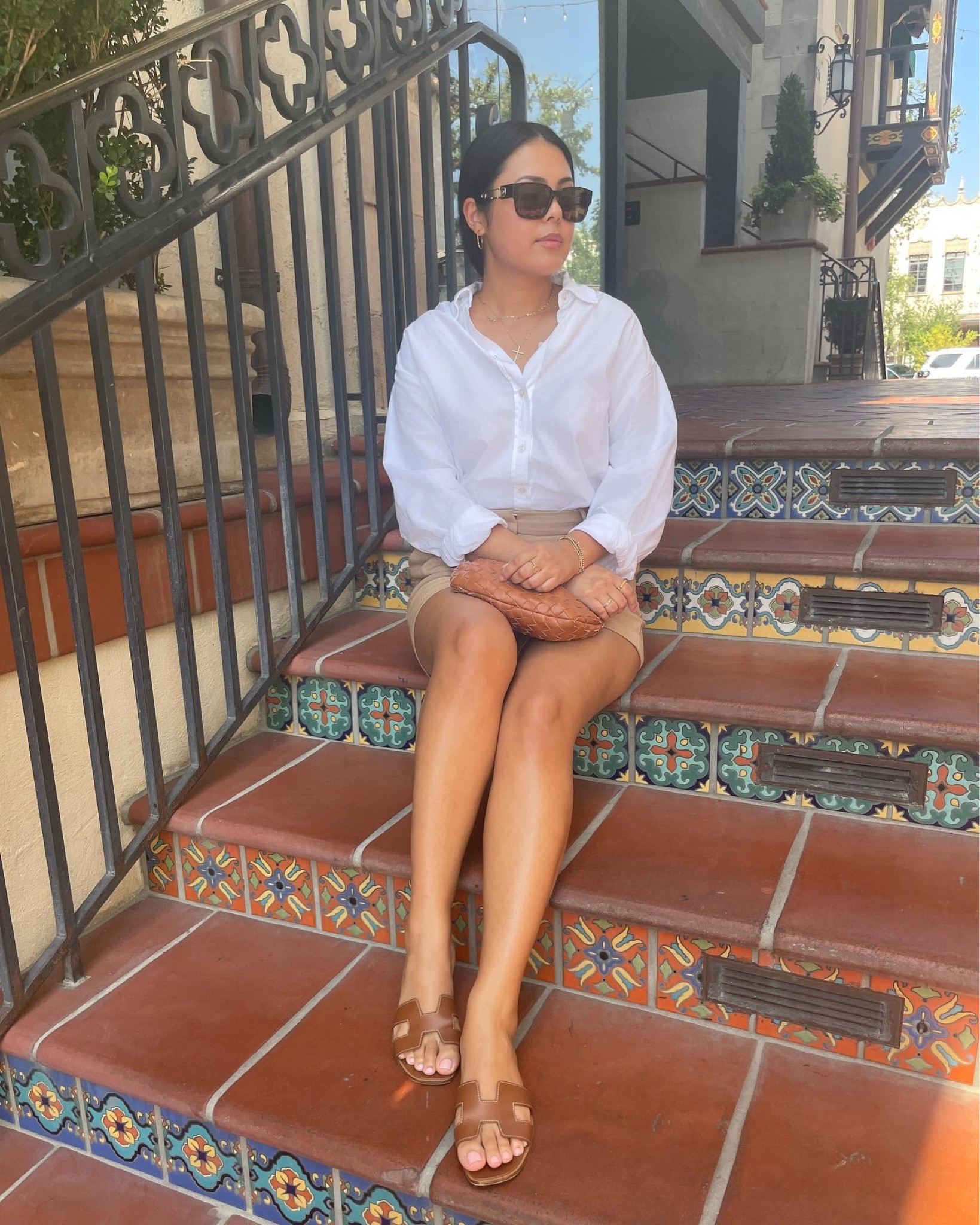 Classic outfit for a simple lunch date ✨😊 
Top zara size medium
Shorts Aritzia Wilfred Saville size 8 

I’m not able to link them but I’ll link something similar :)


#LTKfindsunder100 #LTKshoecrush #LTKeurope