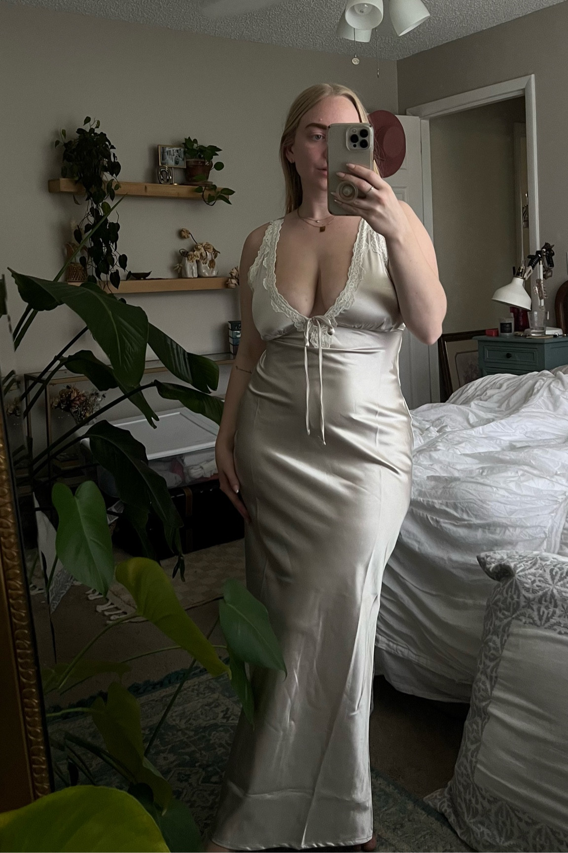 THIS $35 TARGET DRESS IS EVERYTHING TO ME!!! I am so obsessed! Wearing a small and I’m 5’2 / 135 lbs / 32DDD