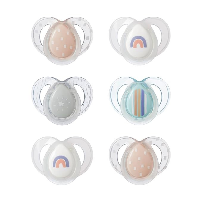 Tommee Tippee Night Time Pacifier, 6-18 Months, Symmetrical Silicone Baglet, BPA-Free Binkies, Gl... | Amazon (US)