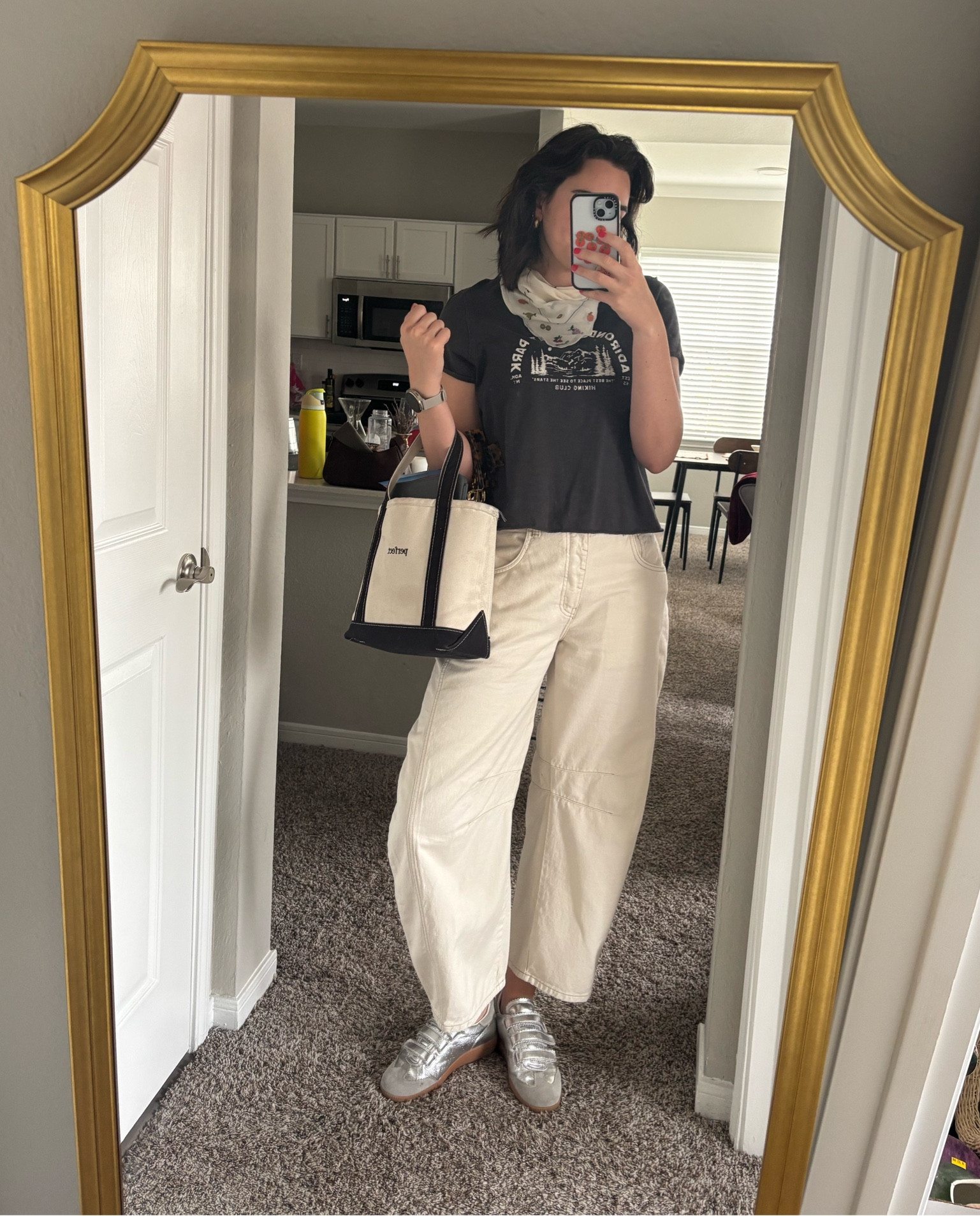 These new jeans are my favorite ever!! They are so easy to style and look great with tshirts or button ups for a more elevated option. 

#smallbusinessoutfit #barreljeans #howtostylebarreljeans #falloutfit

#LTKSeasonal #LTKWorkwear #LTKShoeCrush