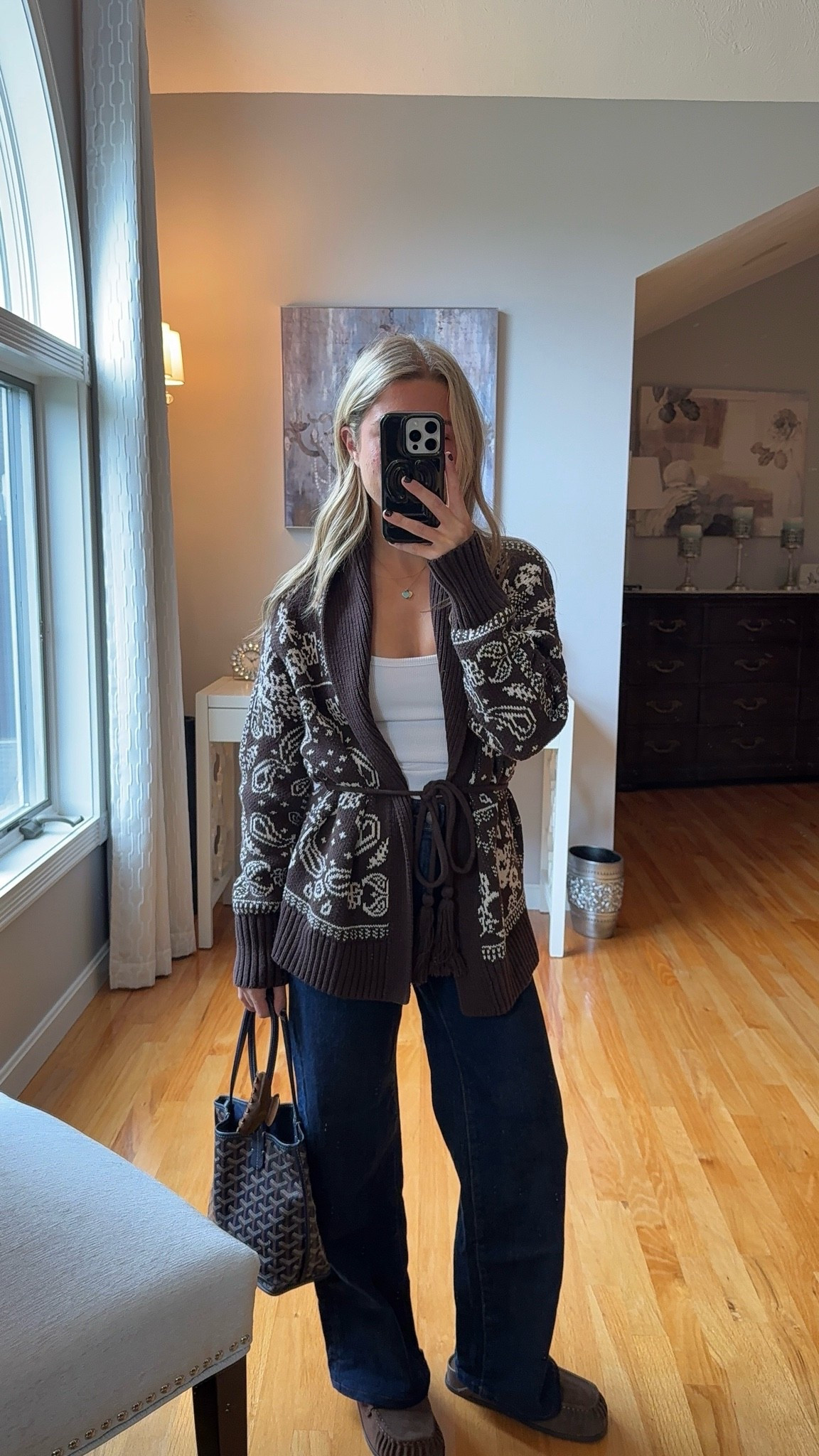 sweater is only sold in blue right now! Wearing a xs in sweater and 23 in jeans

#LTKootd #LTKU #LTKSeasonal
