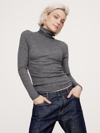 Featherweight Cashmere Turtleneck Sweater | Banana Republic (US)