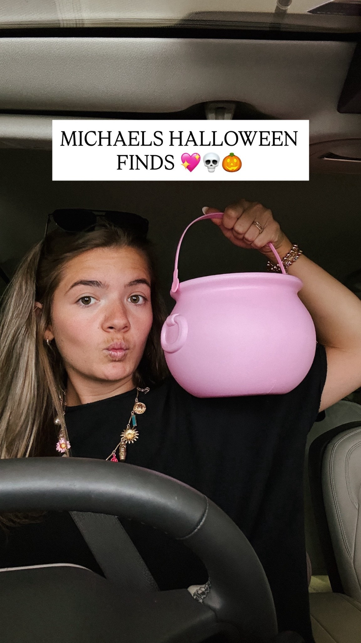 Stuff I grabbed from the Halloween Michaels collection! Be sure to grab (particularly the trim bundles) FAST because they go soooo quick every year 

Also if you can I recommend buying online for curbside or in-store pickup so you can use the 40% off coupon on your WHOLE order 

If you just buy it in store (like I did) the 40% coupon only applies to 1 item 🤦🏼‍♀️