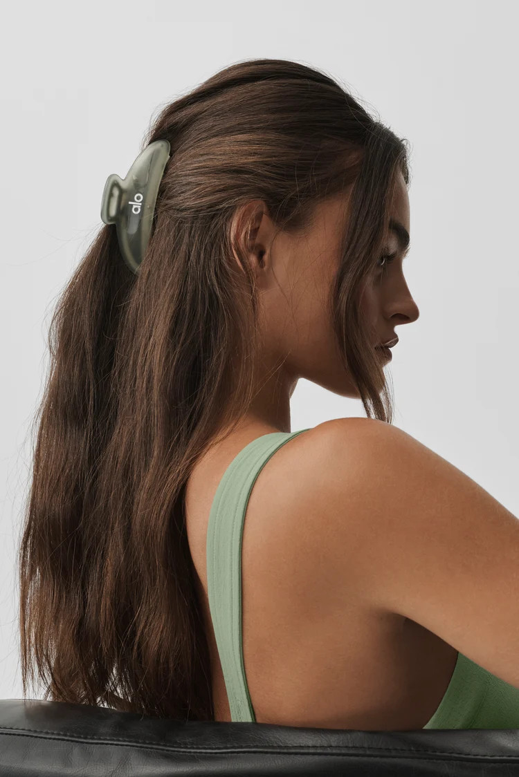 Acrylic Illusion Claw Clip | Alo Yoga