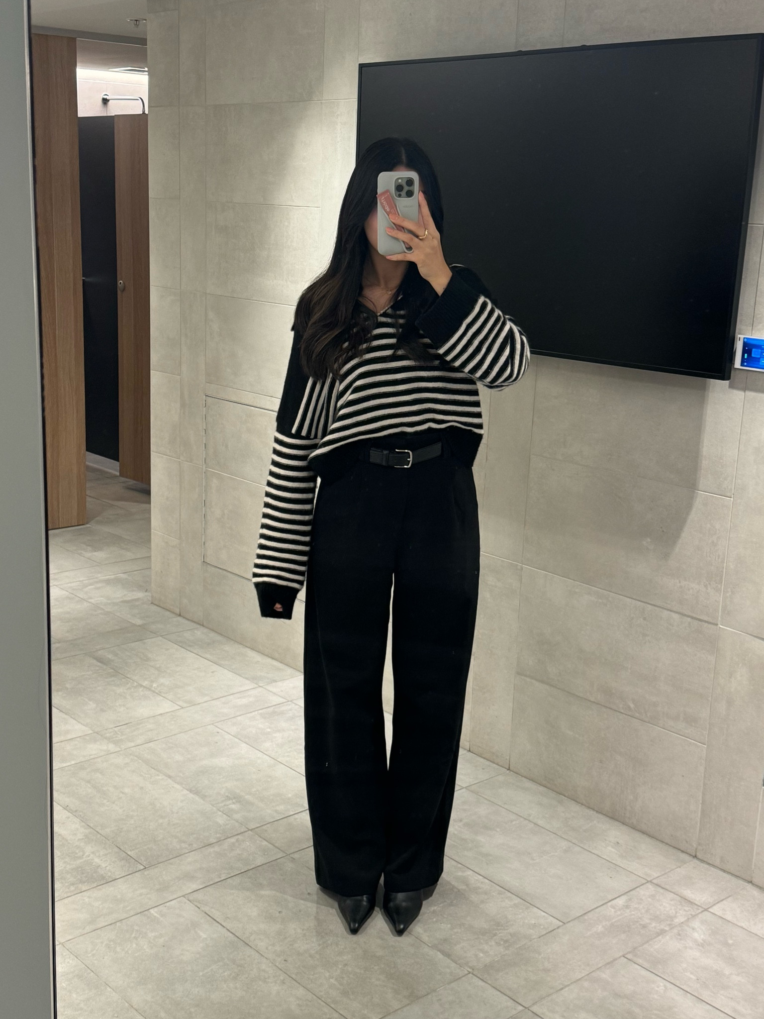 Pants in size 6 

#LTKwinter #LTKworkwear #LTKaustralia