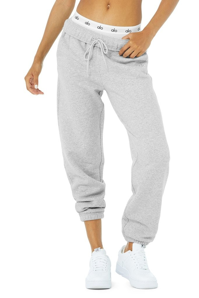 Accolade Sweatpant$108$108 | (315)or 4 installments of $27 by | Alo Yoga (US)