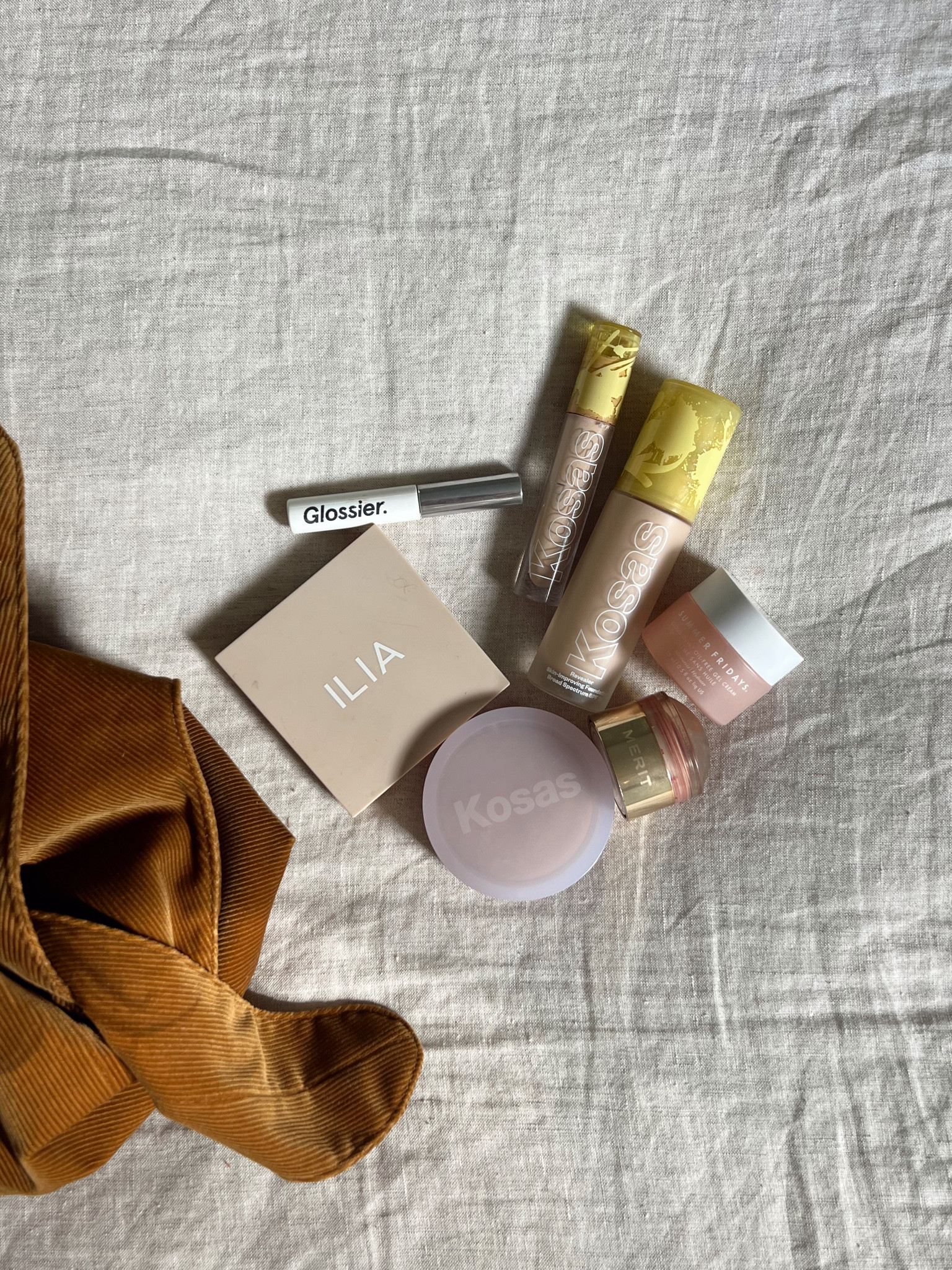 I have finally curated a simple & clean everyday makeup routine that I love! Linked all my day-to-day favs! Kosas foundation is currently on sale! #cleanmakeuo #kosas #merit #summermakeup#LTKunder50

#LTKsalealert #LTKbeauty