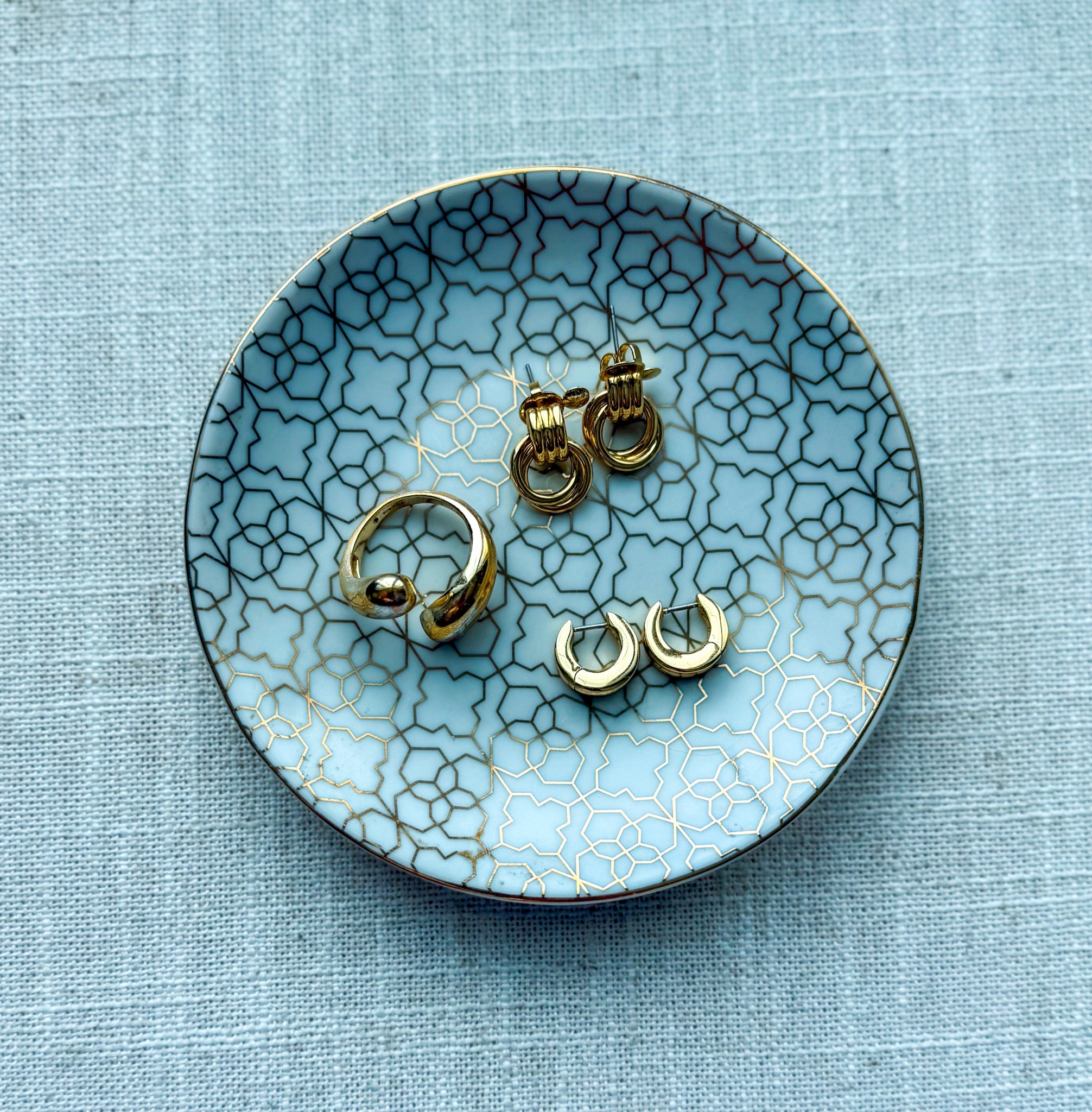 My favorite everyday jewelry from @analuisany 

Everything is sweat proof, tarnish proof &amp; I basically never take them off! This is a great time to update your wardrobe with new jewelry for up to 30% off!

#analuisany #analuisaambassador #bestdeal #ad

#LTKGiftGuide #LTKmomlife #LTKHoliday