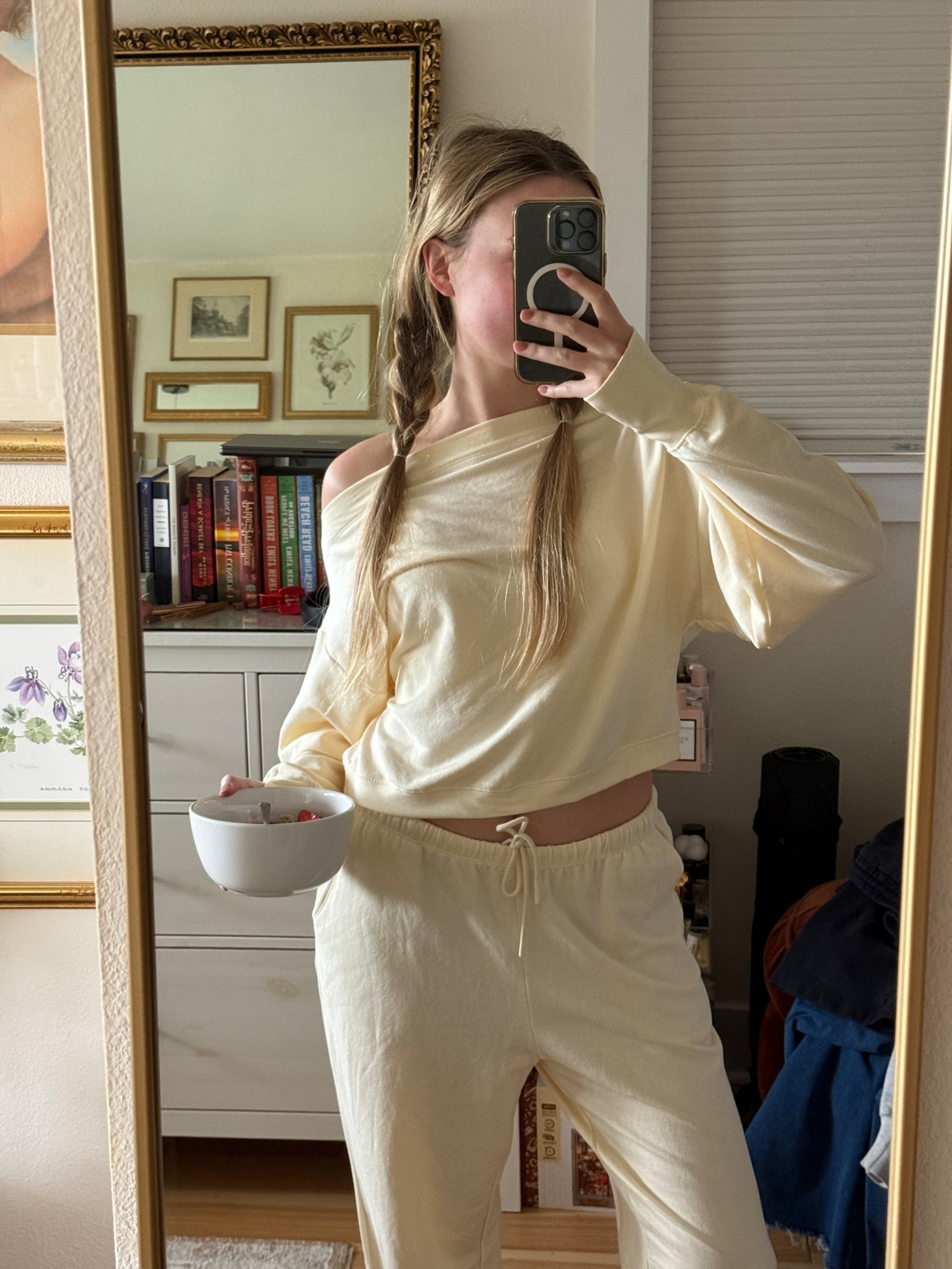 Excuse my bed head but look at this cutie lounge set!!