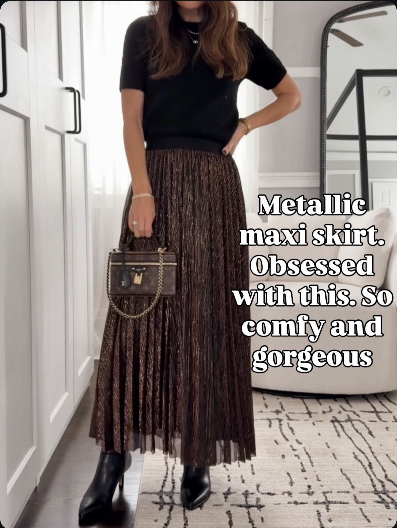 Metallic maxi skirt that’s comfy, gorgeous, and made for holiday nights ✨ 🔗⬇️

#LTKSeasonal #LTKHoliday #LTKOver40
