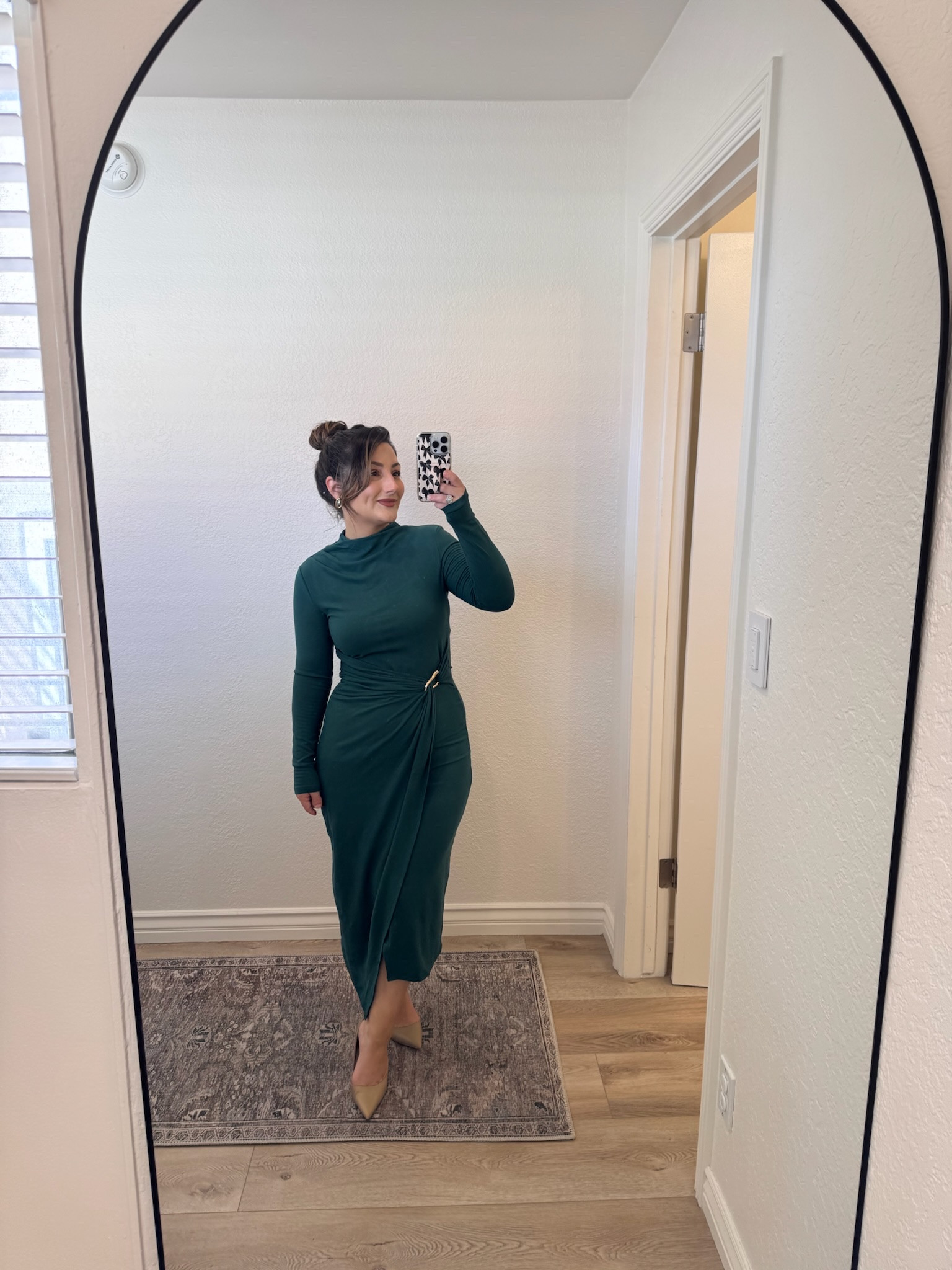 Petite friendly wedding guest dress! One of the most flattering dresses!! 

Green wrap dress size small

 (5'0" 140lbs)


#LTKWedding #LTKPetite #LTKHoliday