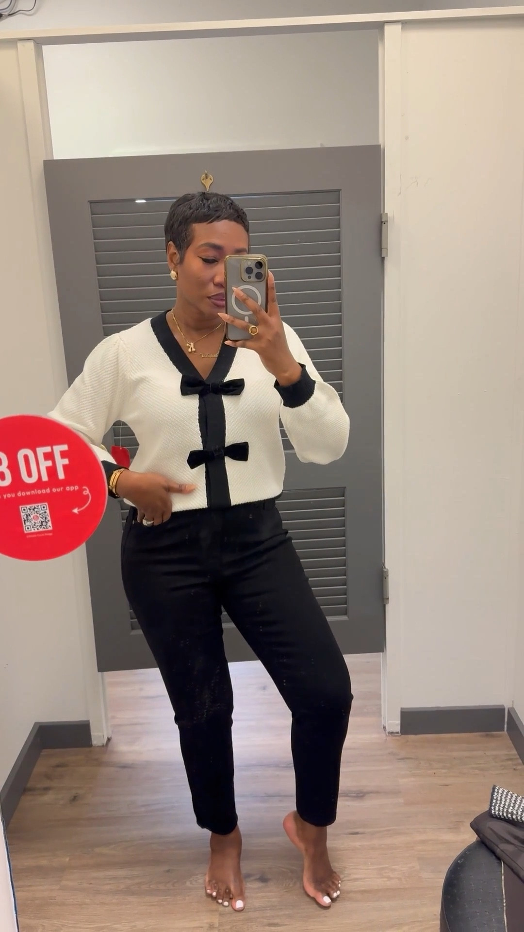 Another affordable holiday outfit idea. This is perfect for an office party.
Size medium top
Size 8 pants


#LTKSeasonal #LTKParties #LTKStyleTip