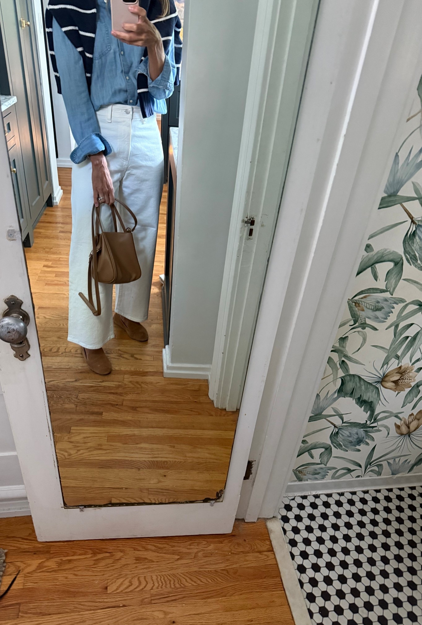 High-Low Fall transition

#LTKStyleTip #LTKSeasonal #LTKOver40