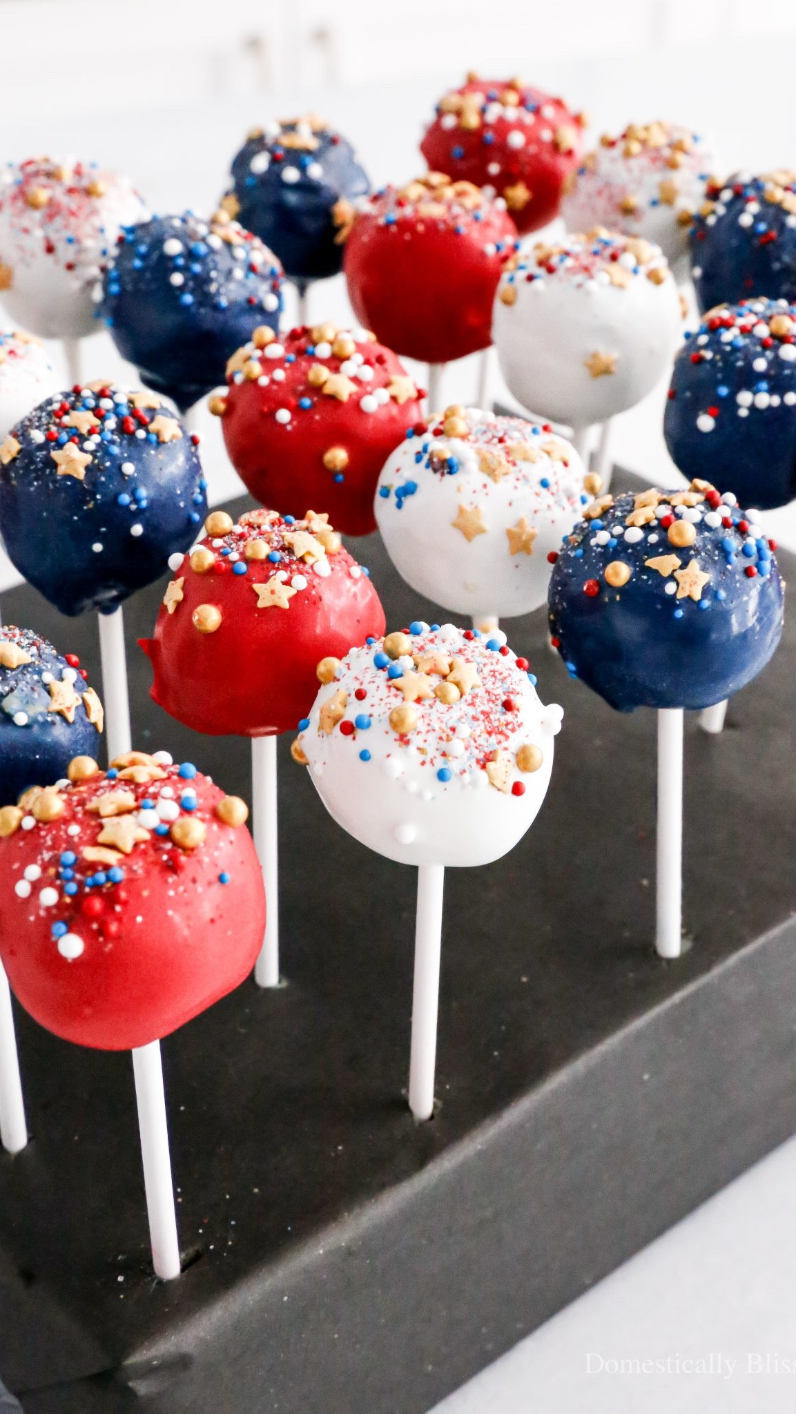 You only need 2 ingredients plus toppings to make these 4th of July Cake Pops!

See recipe:
https://domesticallyblissful.com/4th-of-july-cake-pops/

🔗 Join our newsletter: https://domesticallyblissful.com/newsletter/ 

#LTKSummerEdit #LTKSeasonal #LTKParties