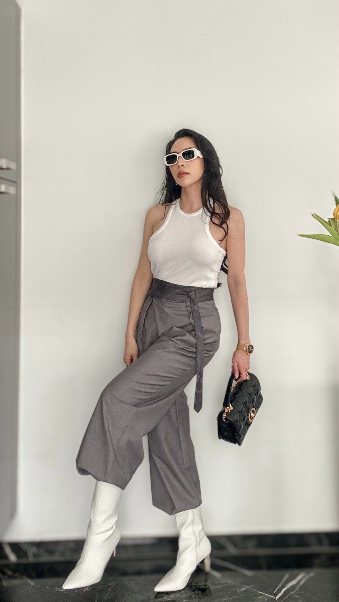 A simple styling trick: using a tie as a belt. An easy way to elevate a classic outfit and create a more defined silhouette.
Sometimes the most unexpected accessories make the most interesting looks.


#LTKsummer #LTKstyletip #LTKspring