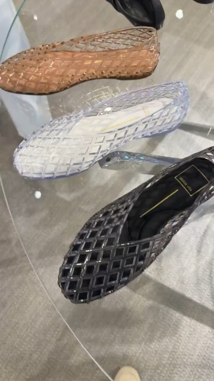 Kelly flats, spring and summer shoes, comfortable flats, vacation shoes, annabrstyle 

#LTKootd #LTKSeasonal #LTKTravel