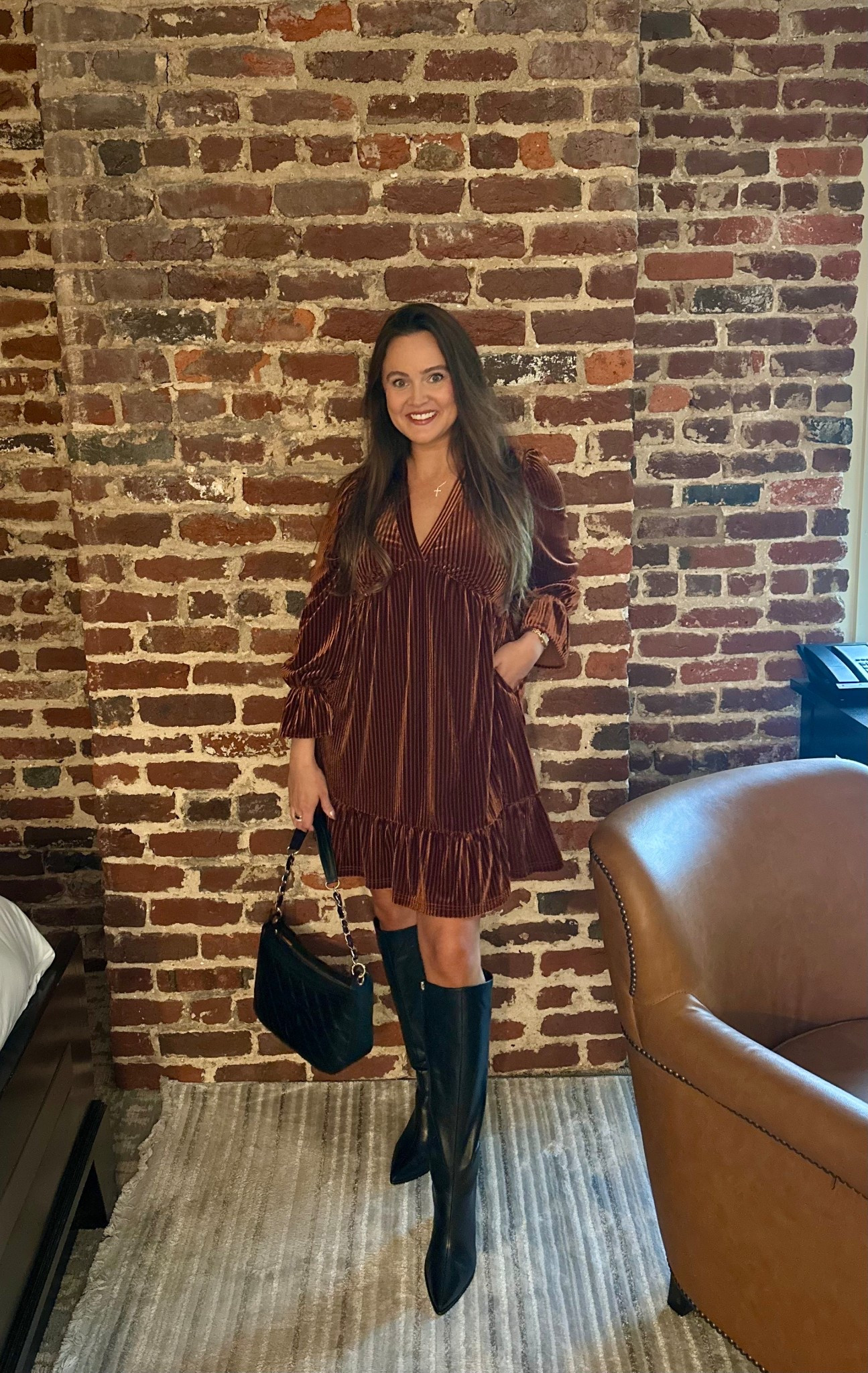 loving this comfy velveteen babydoll dress 🤎


wearing my usual medium

#LTKSaleAlert #LTKSeasonal #LTKFindsUnder50