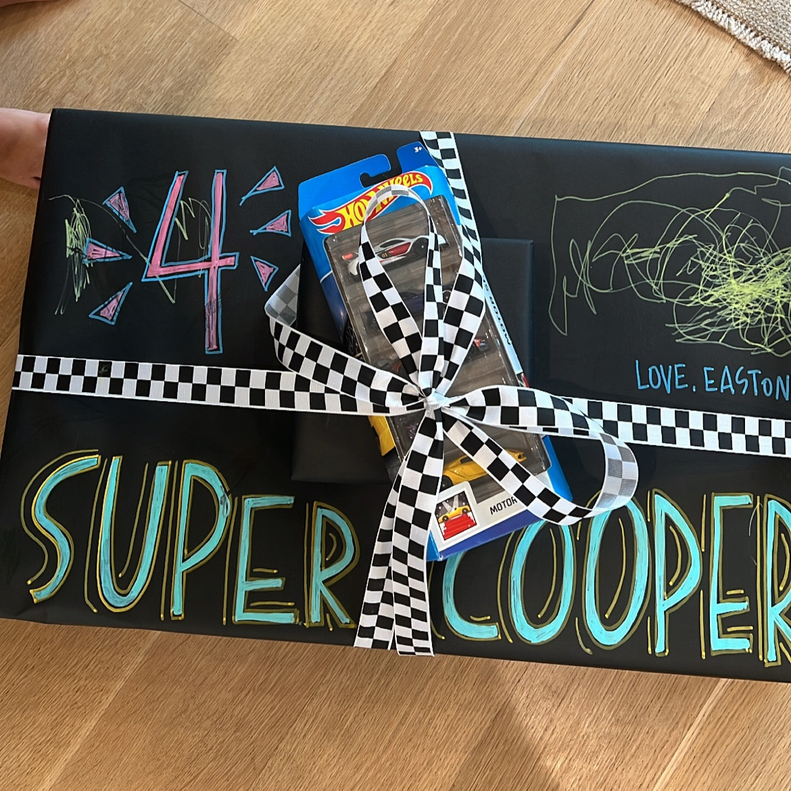 Kids DIY Wrapping Paper!