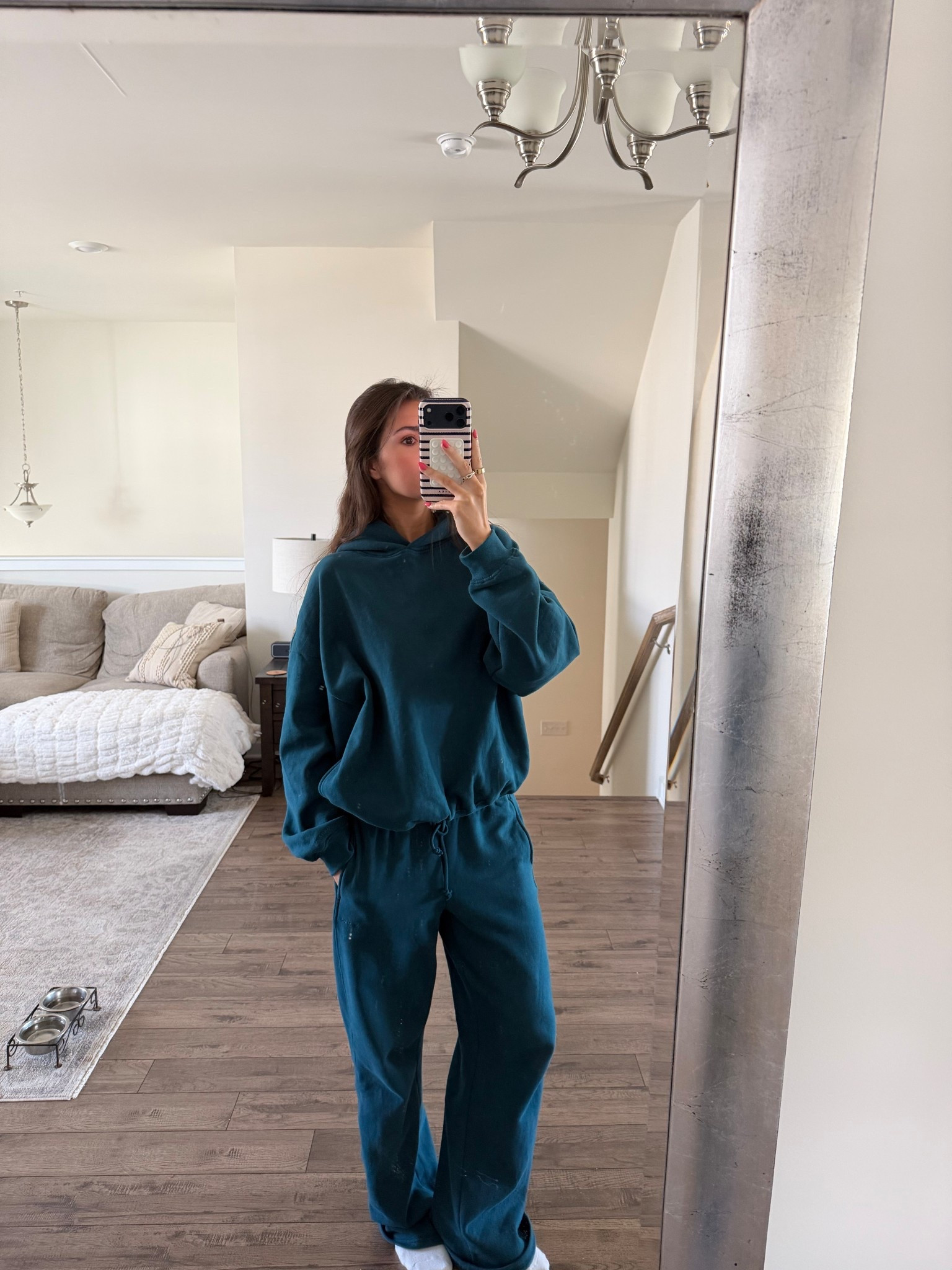 Obsessed with this sweat suit color and the COZIEST sweats 