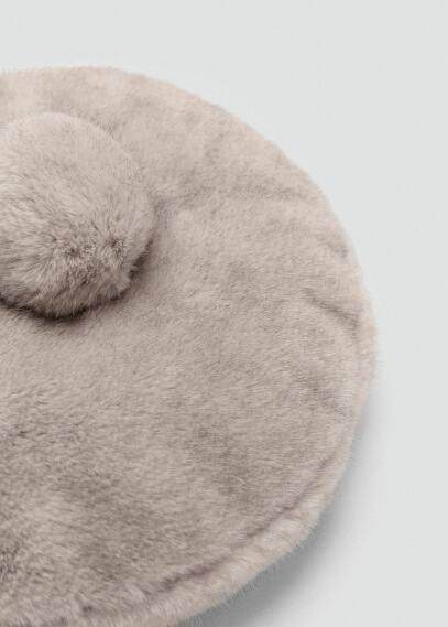 Fur-effect beret with pompom grey - Women - One size - MANGO | Mango (US/MX/AU)