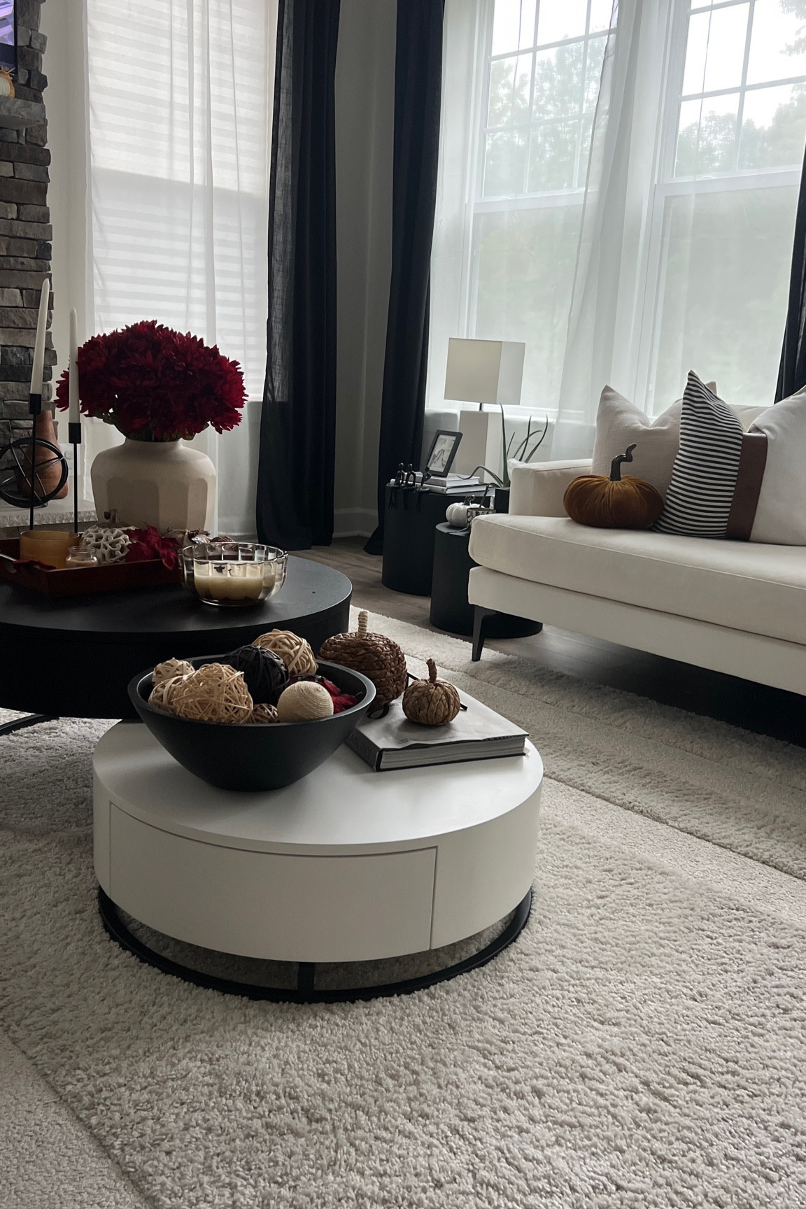 Happy Sunday! 

#LivingRoom

#LTKHome #LTKSeasonal