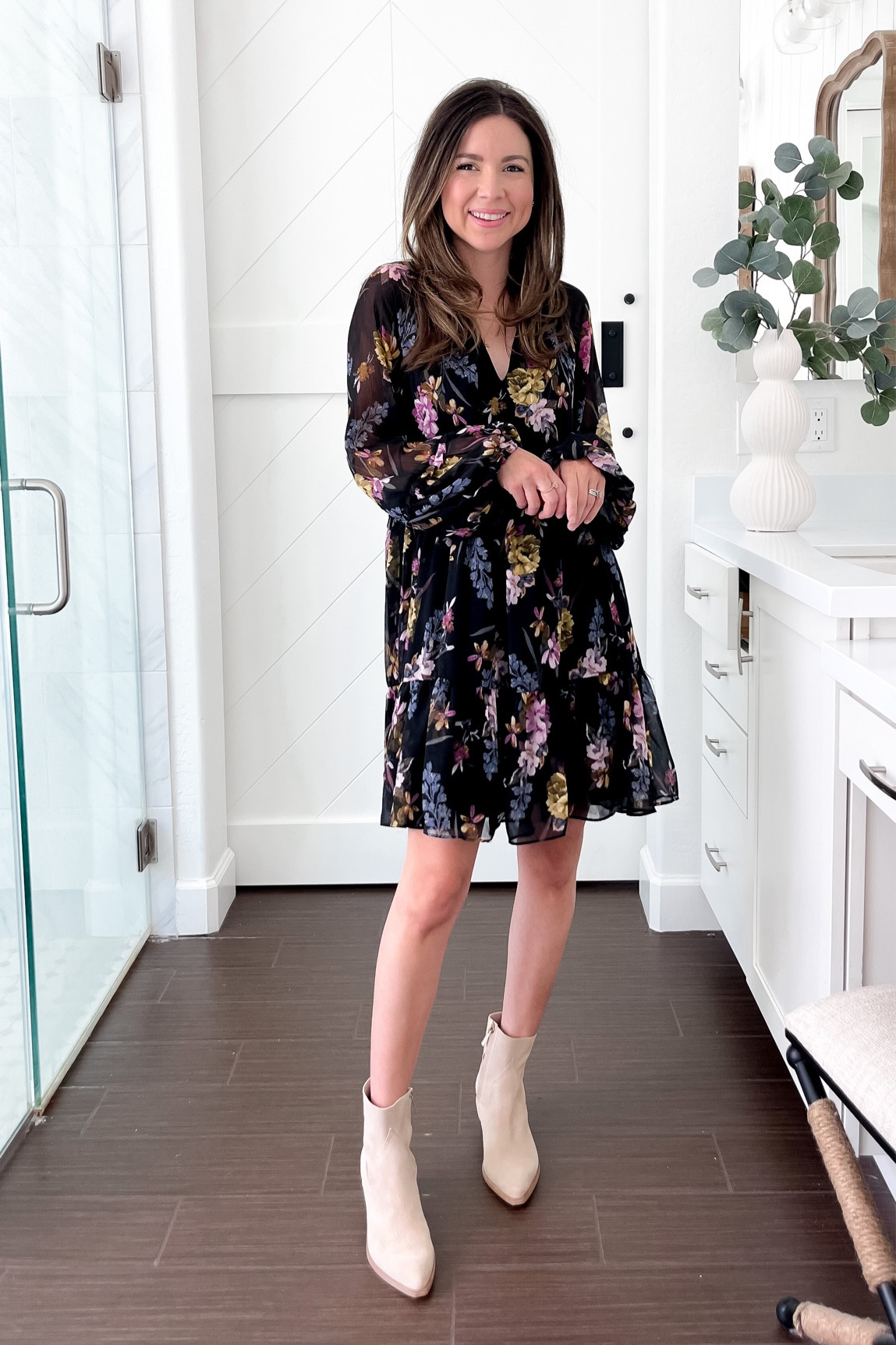 Flowy floral dress from NSALE! ! 

Dress xs 
Boots 5.5 

Monic SUTTER , NSALE find 

#LTKFind #LTKBacktoSchool #LTKxNSale