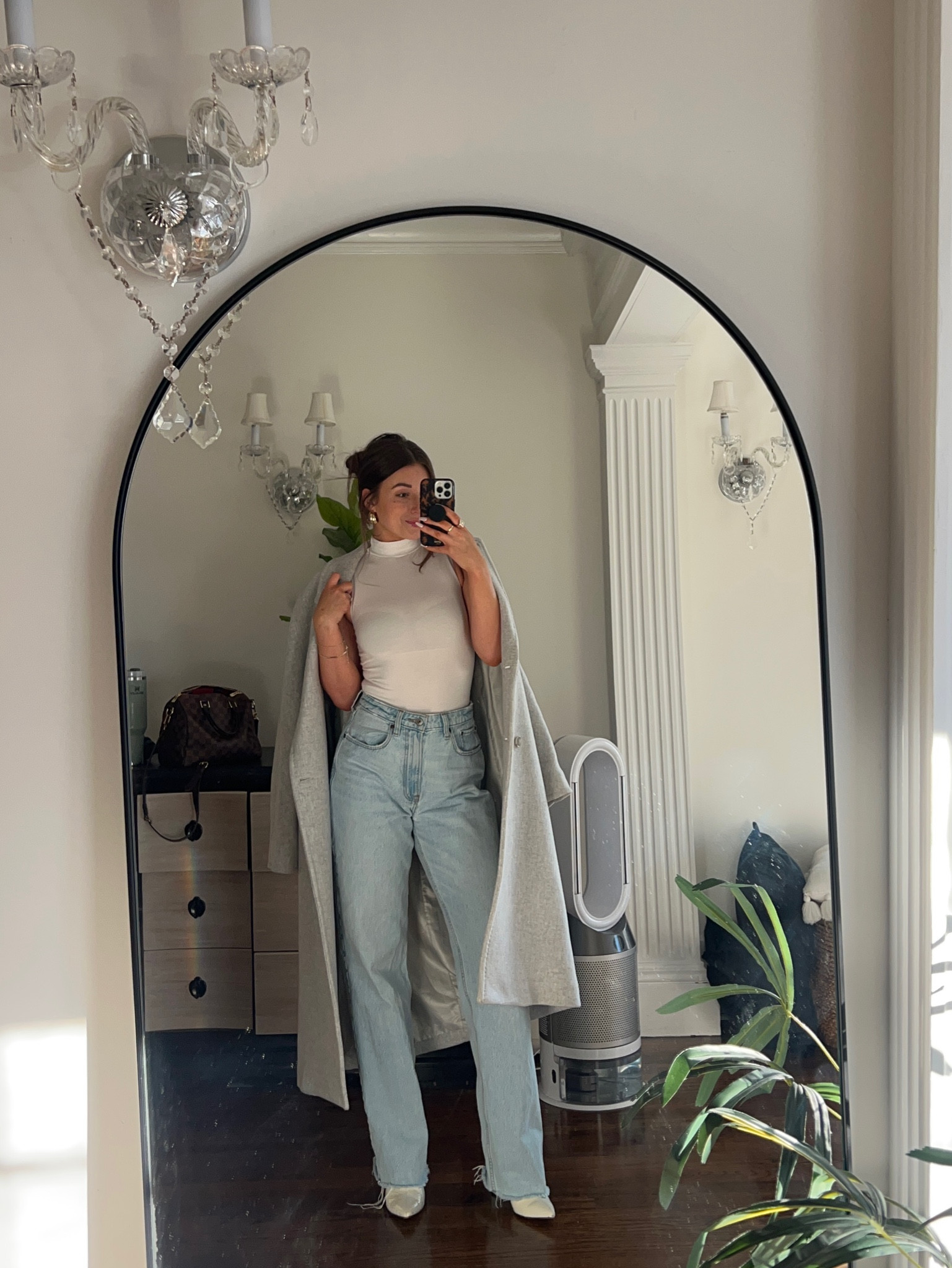 Small bodysuit 
26 long jeans 
Medium coat
