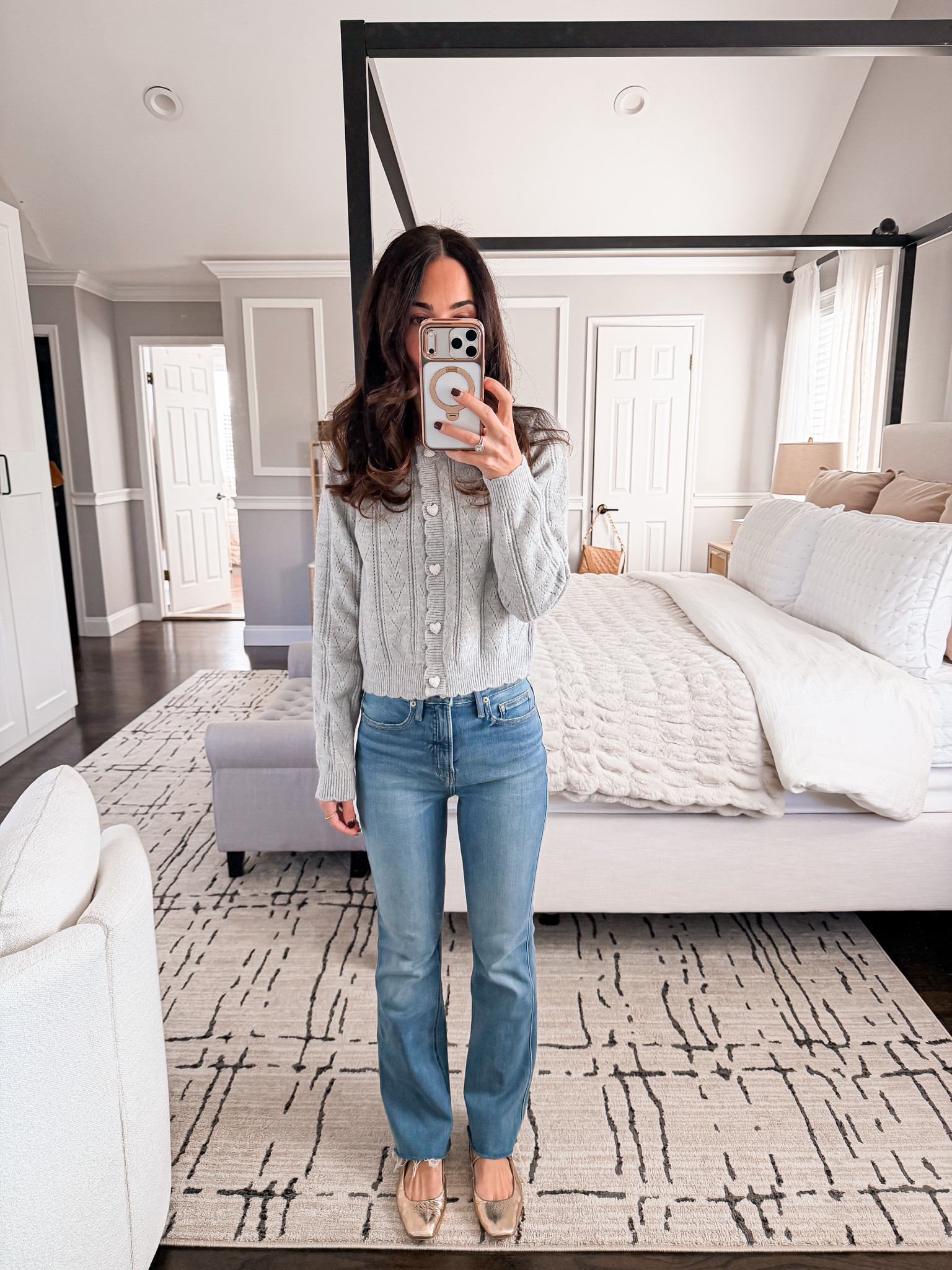 This is the kind of Valentine sweater you’ll wear way past Feb 14 💕 Under $50 🔗⬇️ wearing size xs 

#LTKFindsUnder50 #LTKOver40 #LTKSeasonal