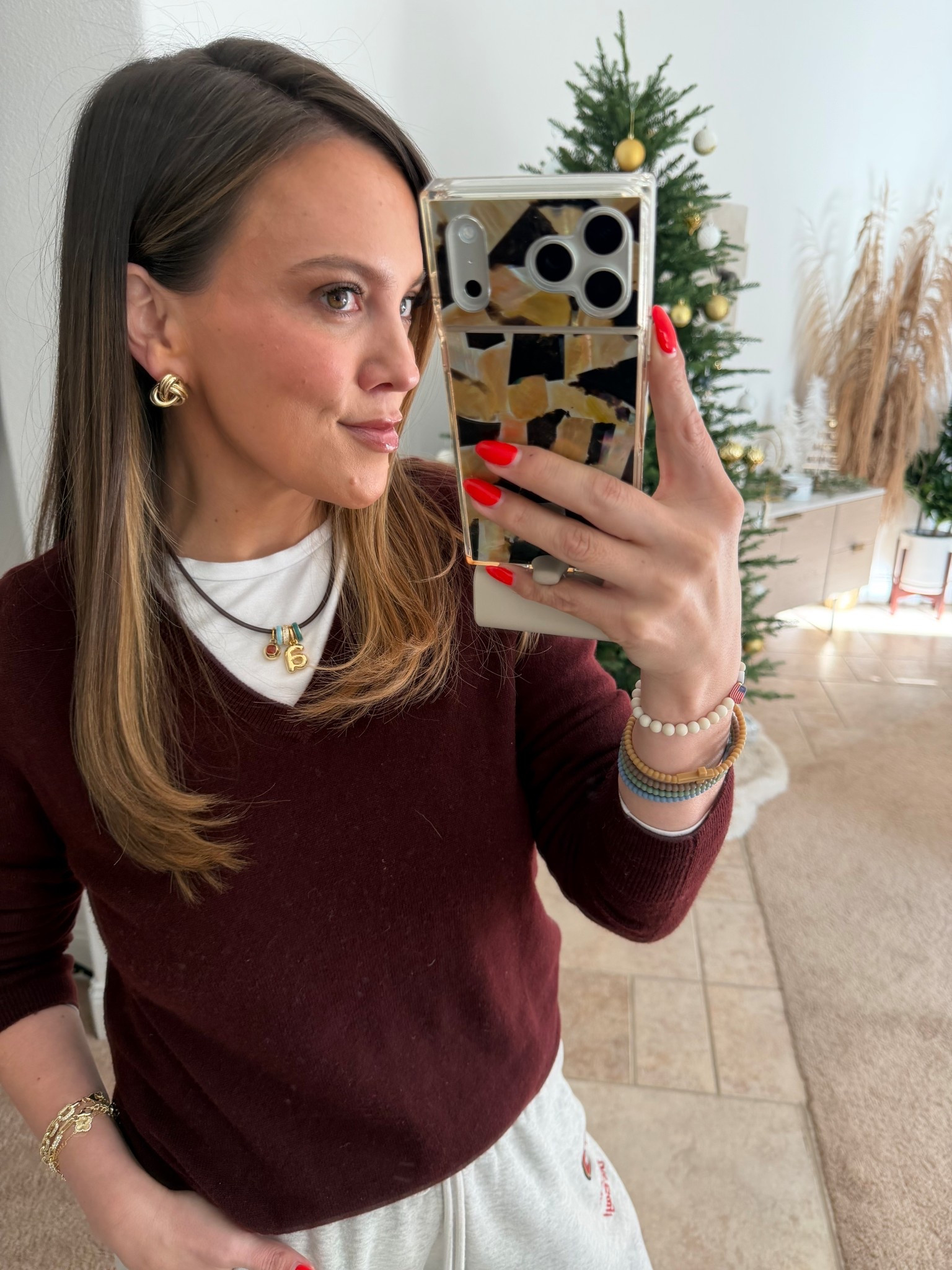 can’t stop wearing this sweater. and obsessed with my new necklace 