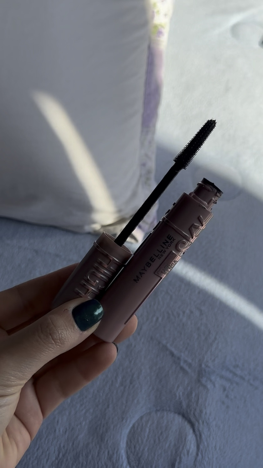 A máscara de hoje 🤍 uma das minhas preferidas! E como vocês pediram indicação de máscara marrom na live, vou deixar alguns que eu provavelmente compraria para testar ⬇️. Inclusive comprei a da Avon, estou esperando chegar e quando testar falo para vocês! 

#LTKbeauty #LTKbrasil