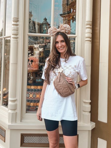 Disney fashion. Disney outfit.

The bag is from @freshlypicked :)
You can use my code through April 30th: FPXMALYRI20 

#disney #disneyfashion #disneyoutfit 

#LTKitbag #LTKtravel #LTKstyletip