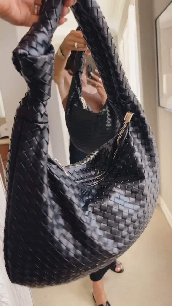 Great bag to add to any outfit, date night or casual! #StylinByAylin #Aylin

#LTKStyleTip #LTKVideo #LTKItBag