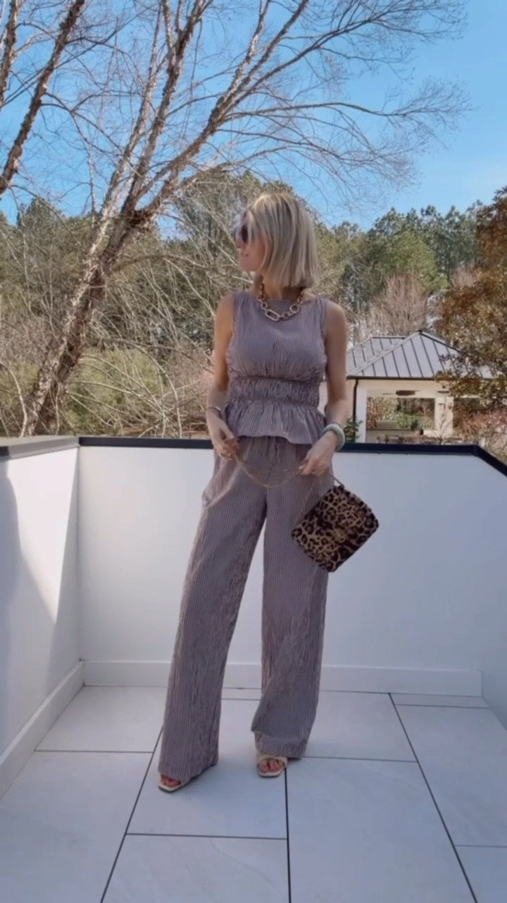 These gingham pants are back in stock! 👏🏼 This set is so good & something you can dress up or down this spring! Wearing size S!

Loverly Grey, Target, spring outfit, gingham set, matching set, brunch outfit 

#LTKSeasonal