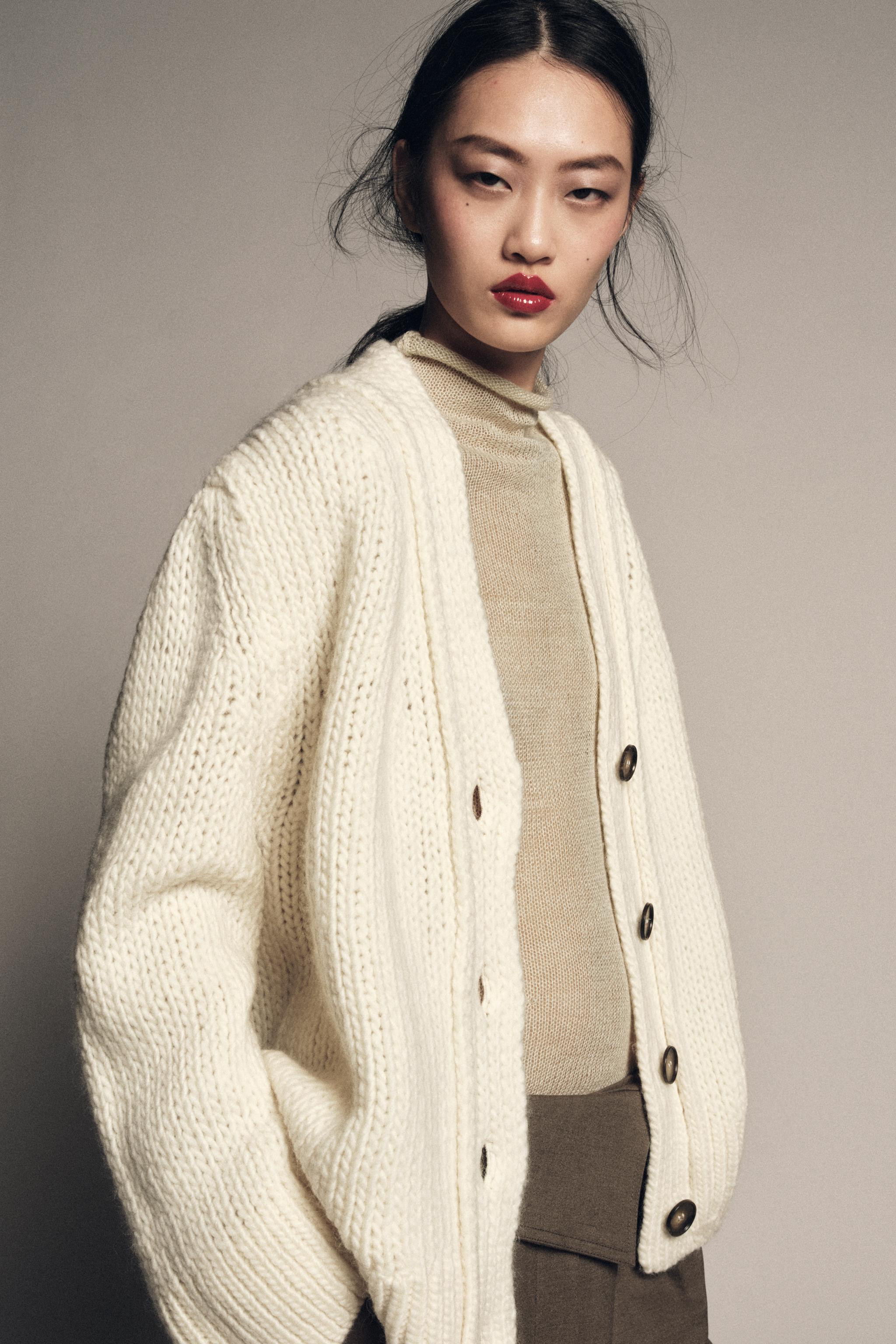 100% WOOL V-NECK CARDIGAN | Zara UK