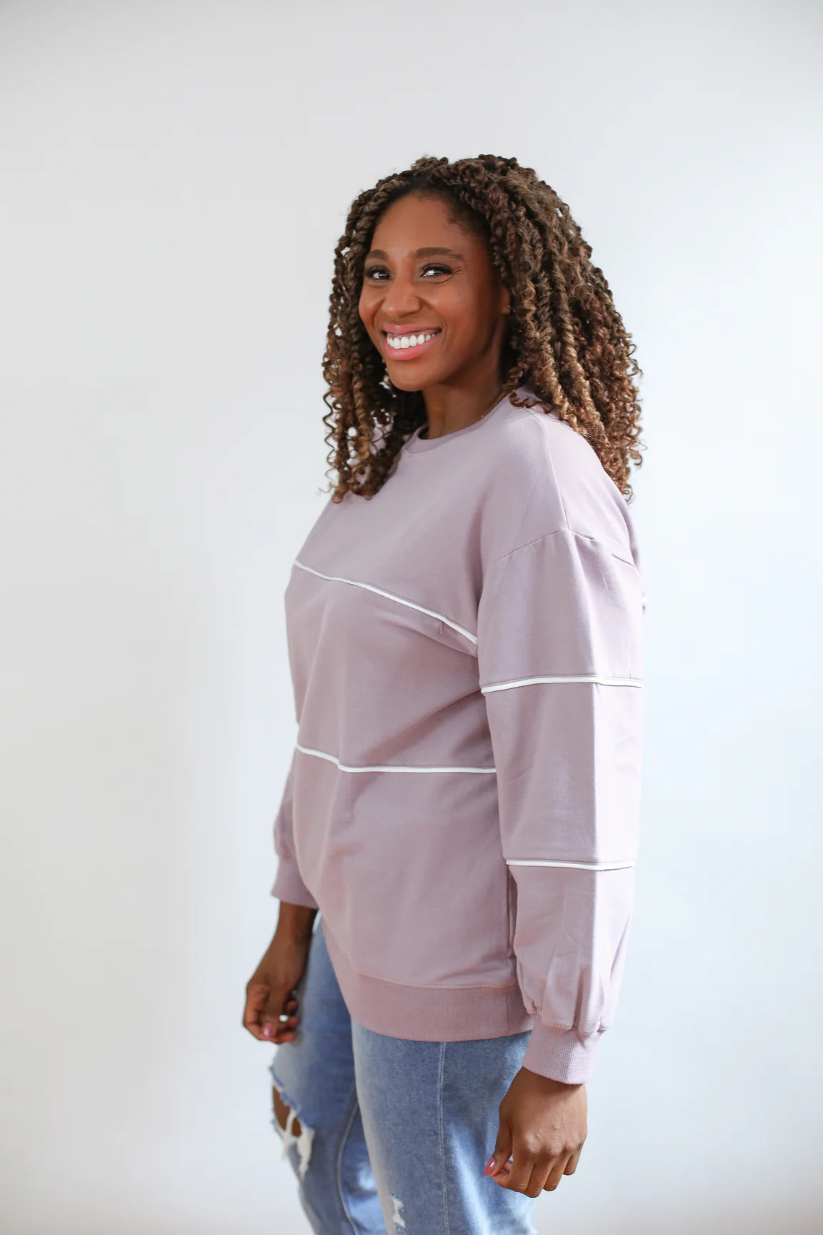 Relaxed Fit Zipper Breastfeeding French Terry Sweatshirt with Piping | Movemama Apparel