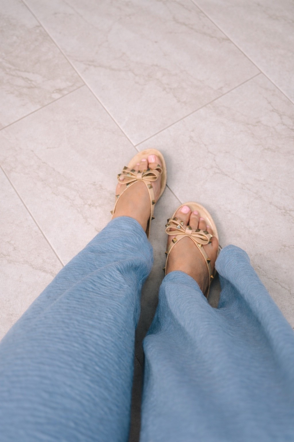 DAILY DUPE you need for summer 👡✨

Tell me why this looks just like the Valentino version… but for a fraction of the price on Amazon 👀

Same studded bow, same chic vibe, same “effortless put together” look… just without the $$$ 🙃

These are PERFECT for:
✨ everyday errands
✨ beach + vacation outfits
✨ throwing on with literally anything
✨ that “cute but comfy” summer vibe

I’m sorry but I will always choose the dupe when it looks THIS good 🤭

Be honest… are you team designer or dupe?! 👇

#LTKFinds #LTKUnder50 #LTKSummer #AmazonFinds #DesignerDupe #ValentinoInspired #SummerStyle #EverydayOutfits #AffordableFashion #TrendingNow

#LTKgrwm #LTKWorkwear #LTKootd

#LTKootd #LTKgrwm #LTKSaleAlert