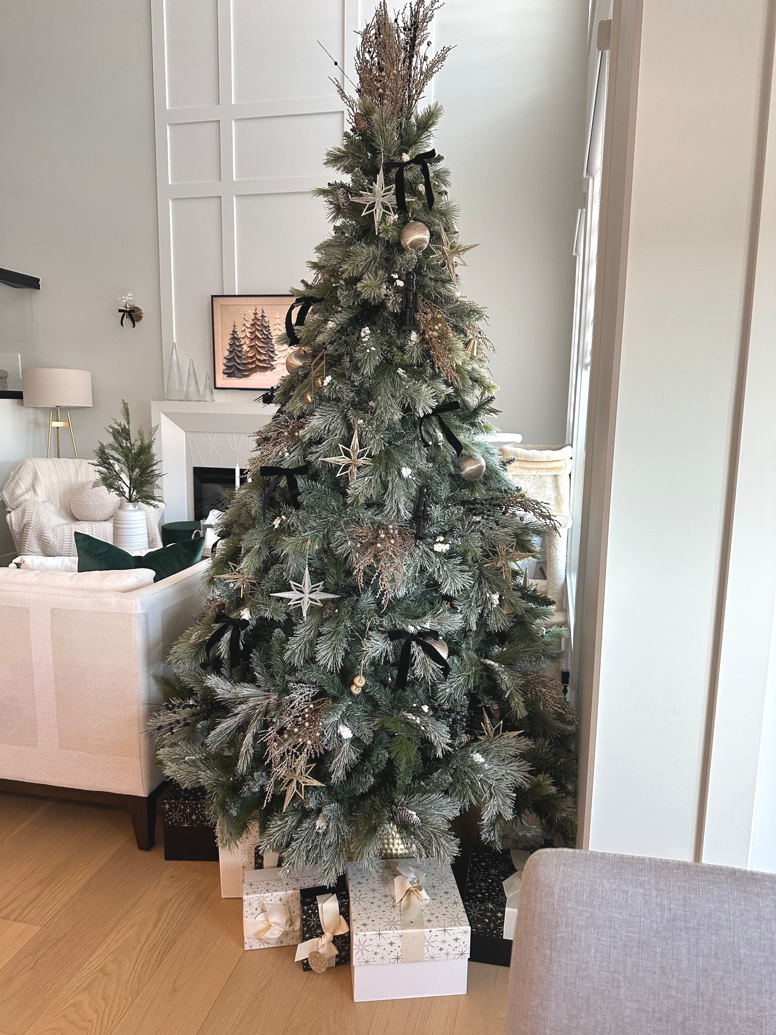 It’s the most wonderful time of the year! 
Sharing my last years Christmas tree 🎄 
Stay tuned for this years tree! 


#LTKstyletip #LTKcanada #LTKwinter