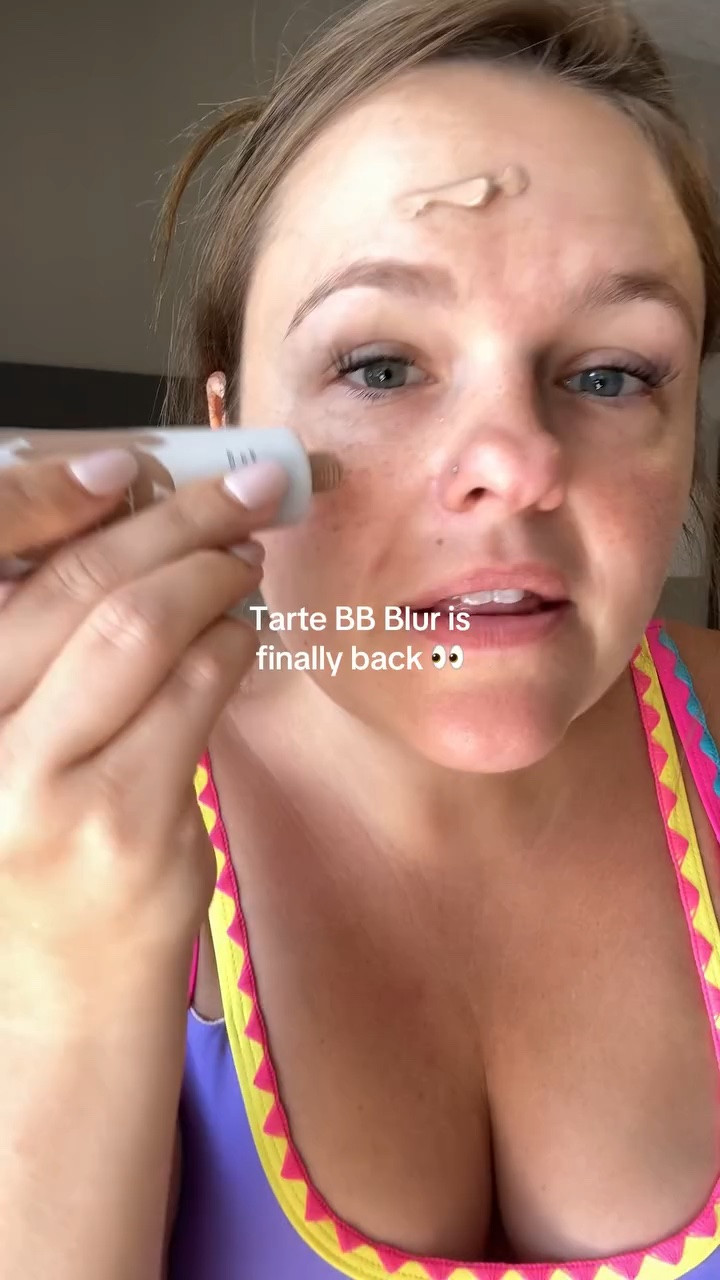 The “I want coverage but not cake” girlies need to know this is back. Smooth, blurred, lightweight, and such an easy summer base. #TarteCosmetics #BBBlur #SummerMakeup #MidsizeBeauty #DealsForYouDays