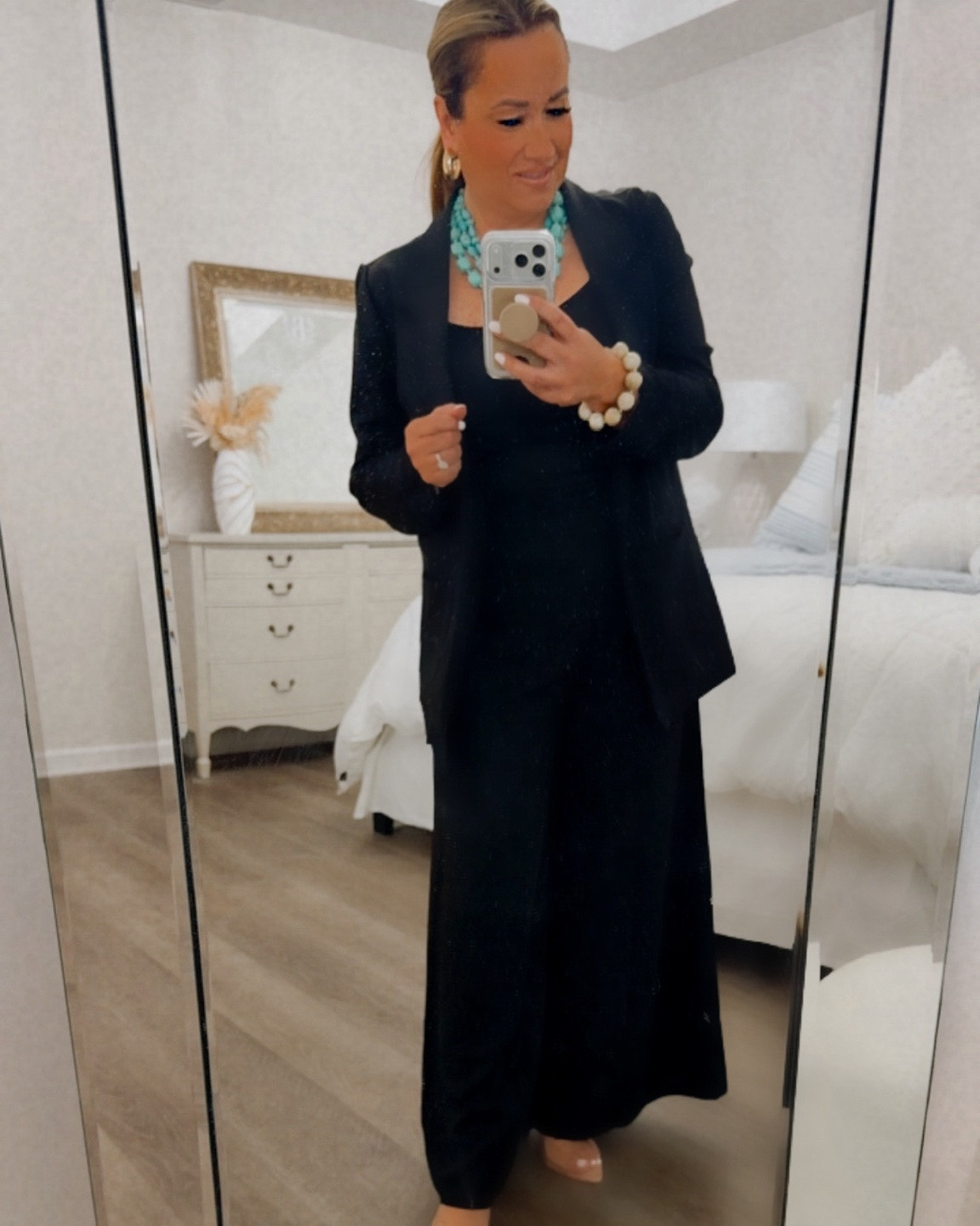 OOTD

These pants were so good, I had to grab them in black too. They’re that flattering, comfortable, and versatile.

If you love outfit inspiration like this, be sure to like and follow me on LTK @allaboutastyle. 
I share and link everything I’m wearing so you can easily shop the look. 🤍

Fashion Chic Workwear

#LTKgrwm #LTKootd #LTKWorkwear