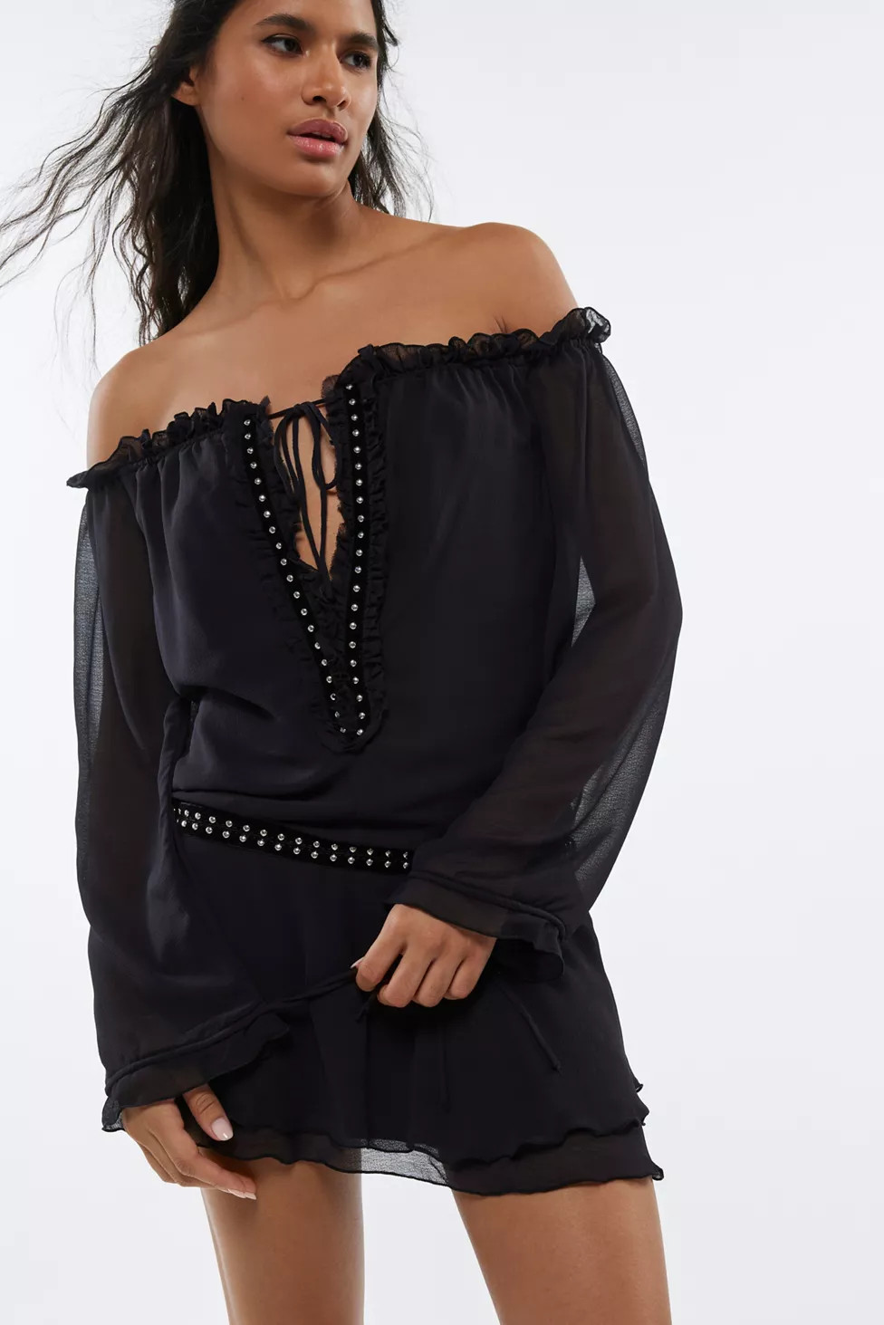 Silence + Noise Roxanne Off-The-Shoulder Drop Waist Mini Dress | Urban Outfitters (US and RoW)