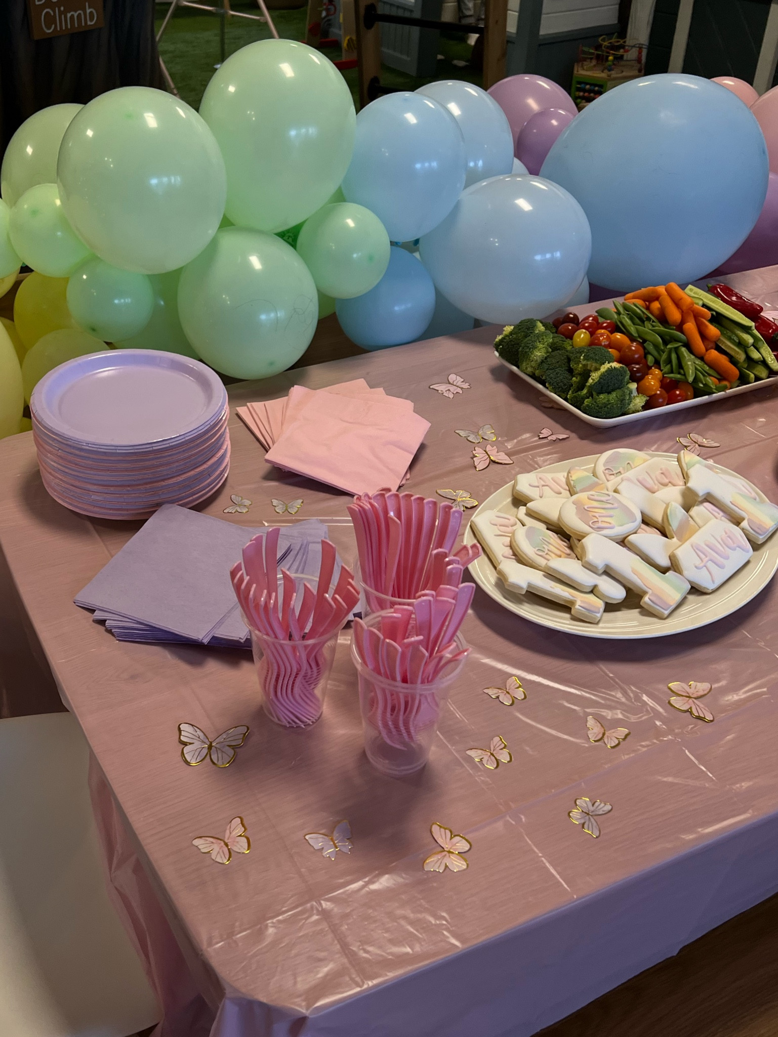 More birthday decorations 💗 I went with a pastel butterfly theme!

#LTKfamily #LTKunder50 #LTKunder100