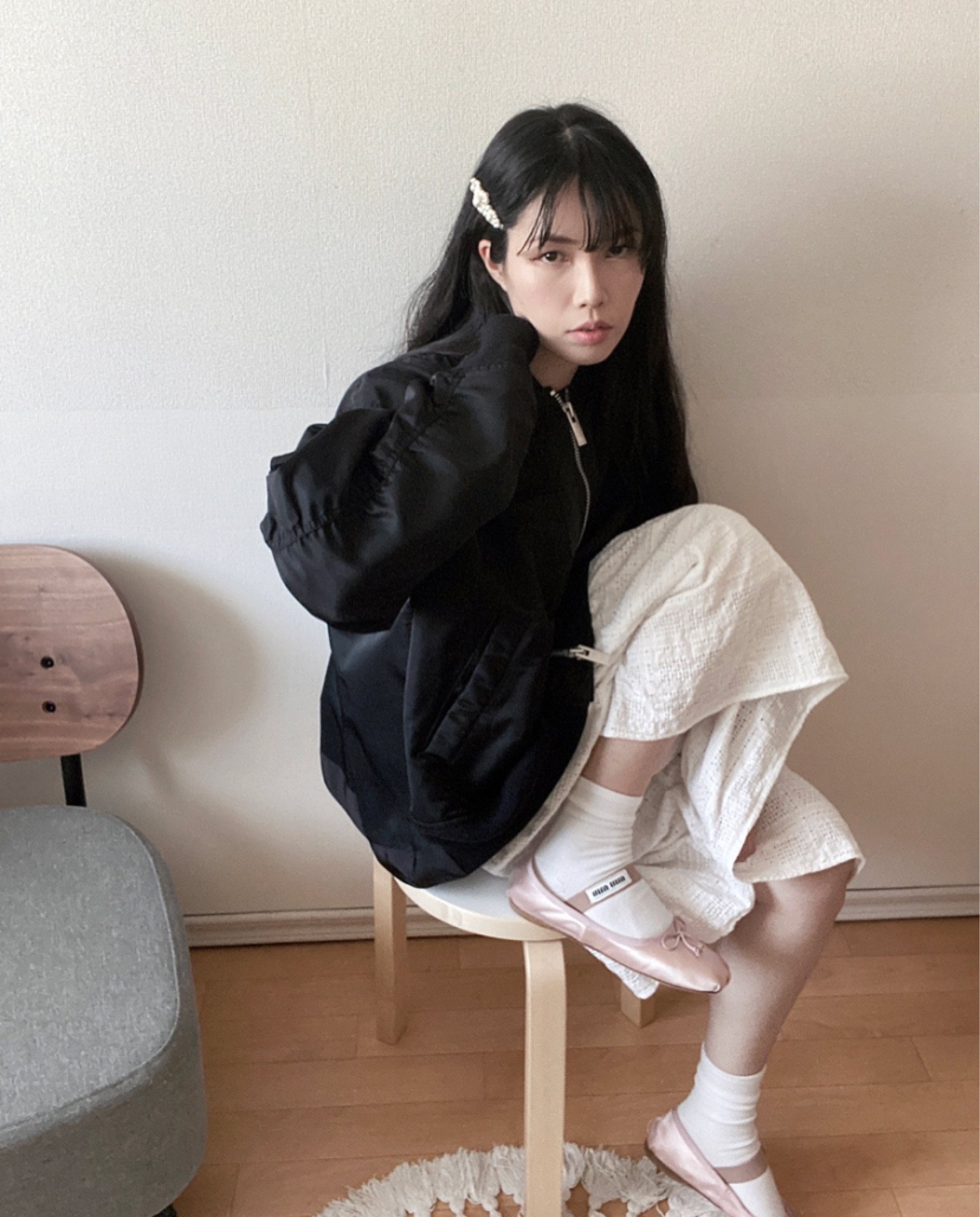 Bomber jacket styling with a statement piece 🤍 

#fashionblogger #fallfashion #ootd #ootdfashion #styleinspo #styleinspiration #fashion #monotone #minimalstyle #simonerocha #sacai #miumiu #miumiushoes #데일리코디 #데일리룩 #오오티디 #일상룩 #시몬로샤 #사카이 #미우미우 #今日のコーデ #コーデ #コーディネート #ファッション #韓国コーデ #ミニマル 

#LTKSeasonal #LTKAsia #LTKstyletip