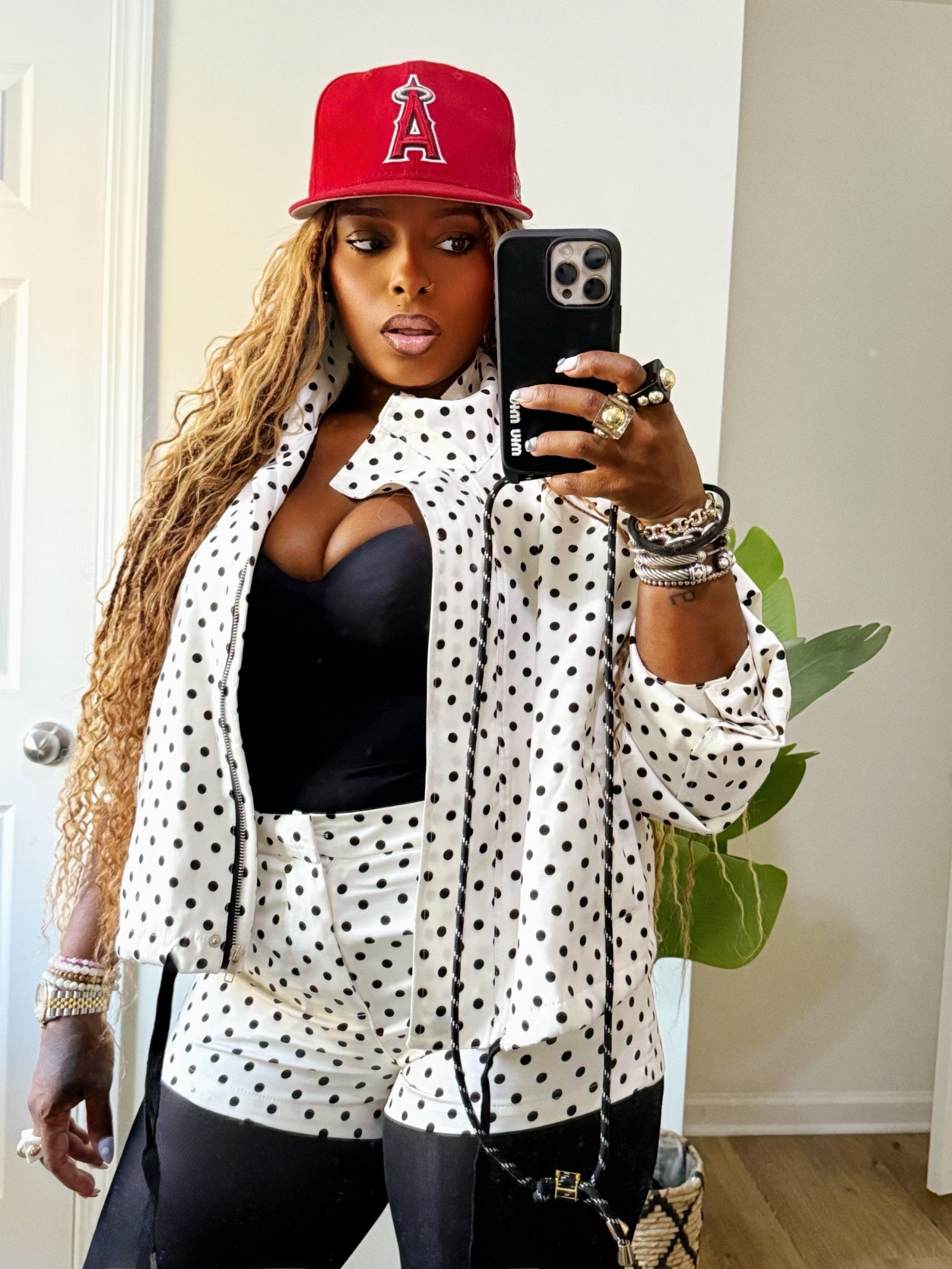 Let’s get into this bodysuit 😍 idc what dupe you find it’s nothing like this one! It’s sticks you in and lifts everything in all the right places. 

#LTKootd #LTKPetite #LTKgrwm